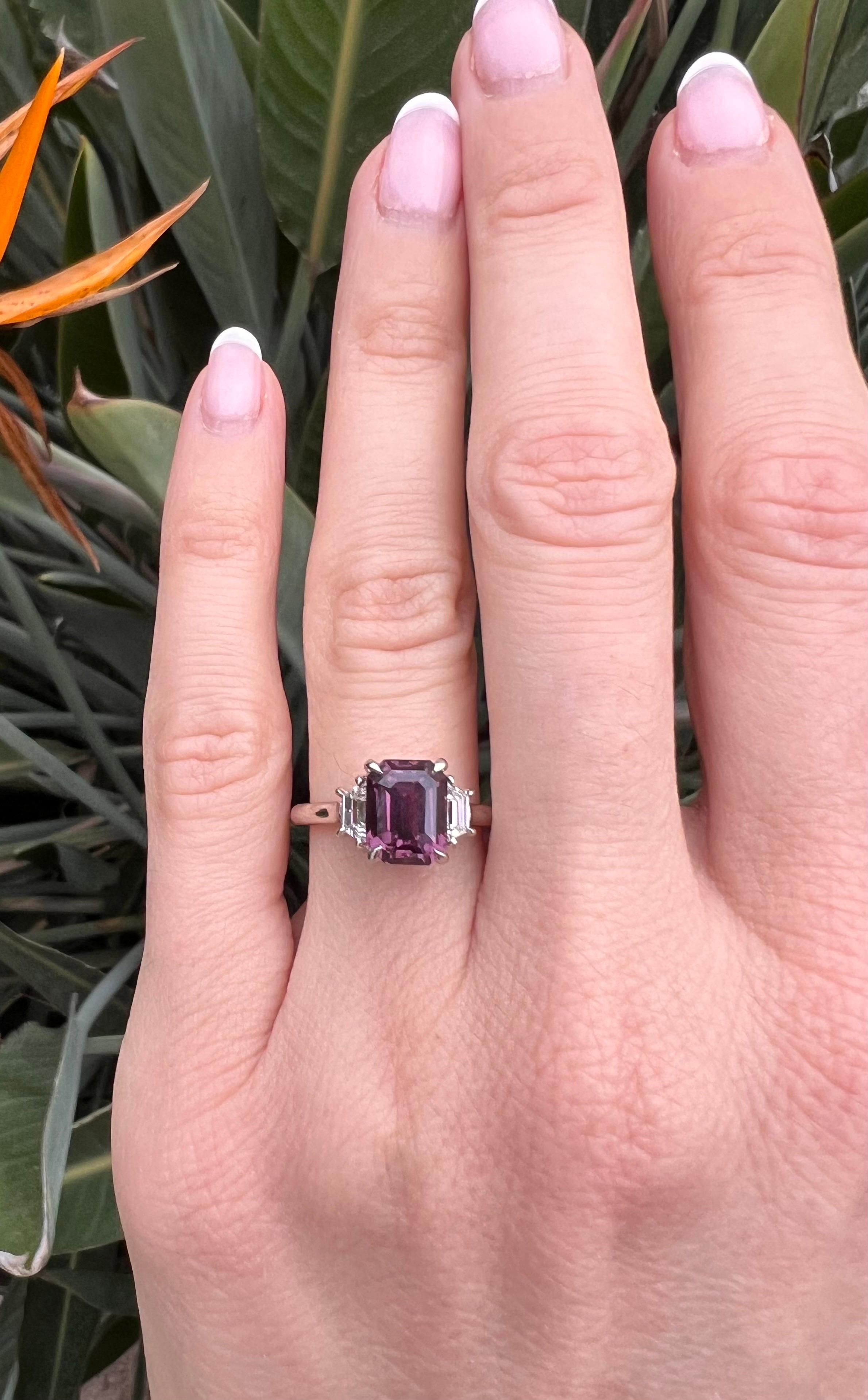 Three Stone Platinum 3.78-carat Sapphire Ring – Love, Strength & Elegance - GIA For Sale 4