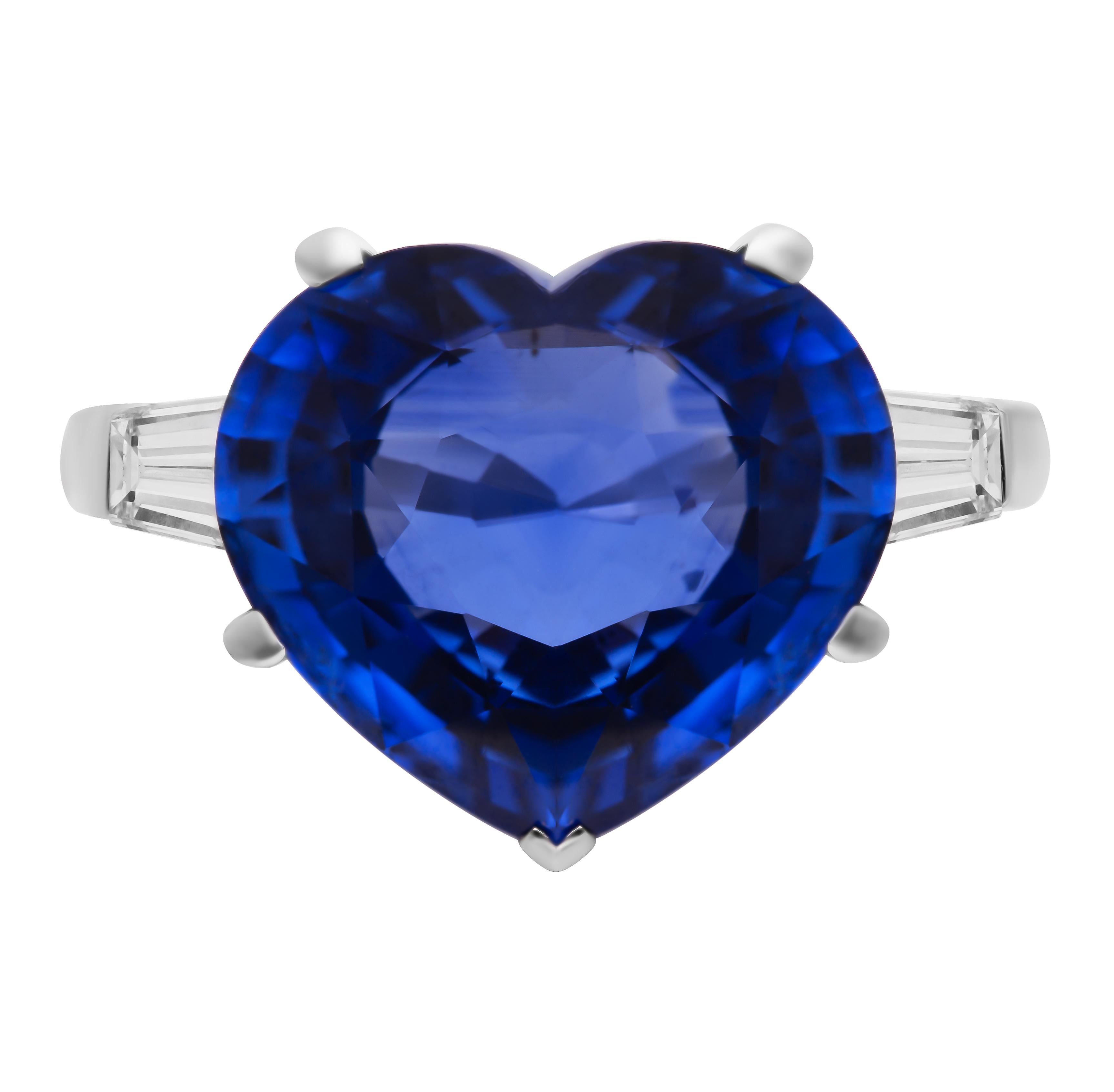 3 Stone Ring for 9.76ct Blue Heart Shape Sapphire For Sale