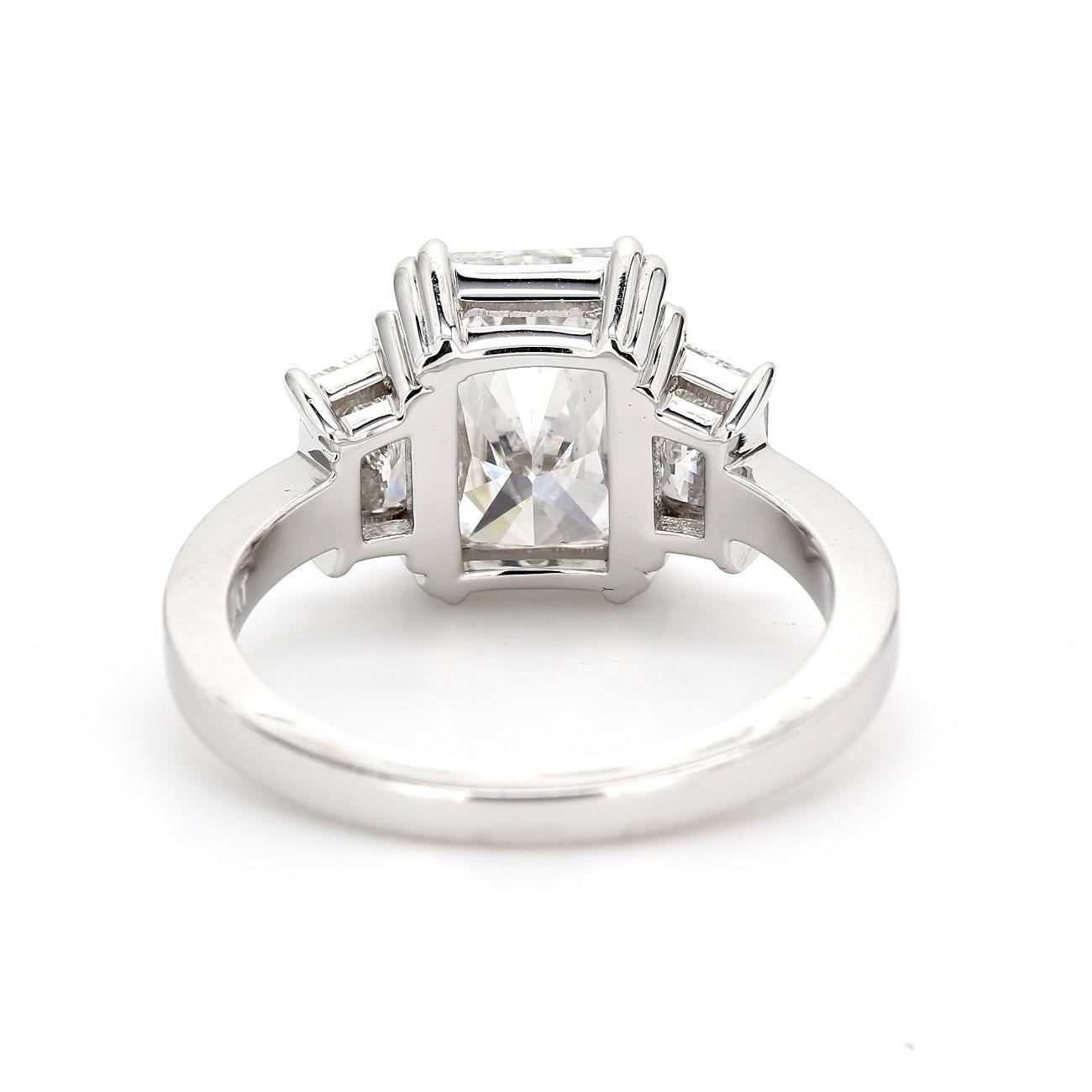 3 stone radiant cut diamond ring