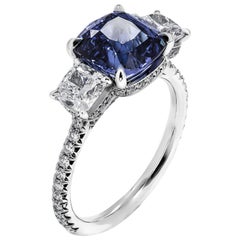 Bague à 3 pierres avec saphir bleu de 3,59 carats