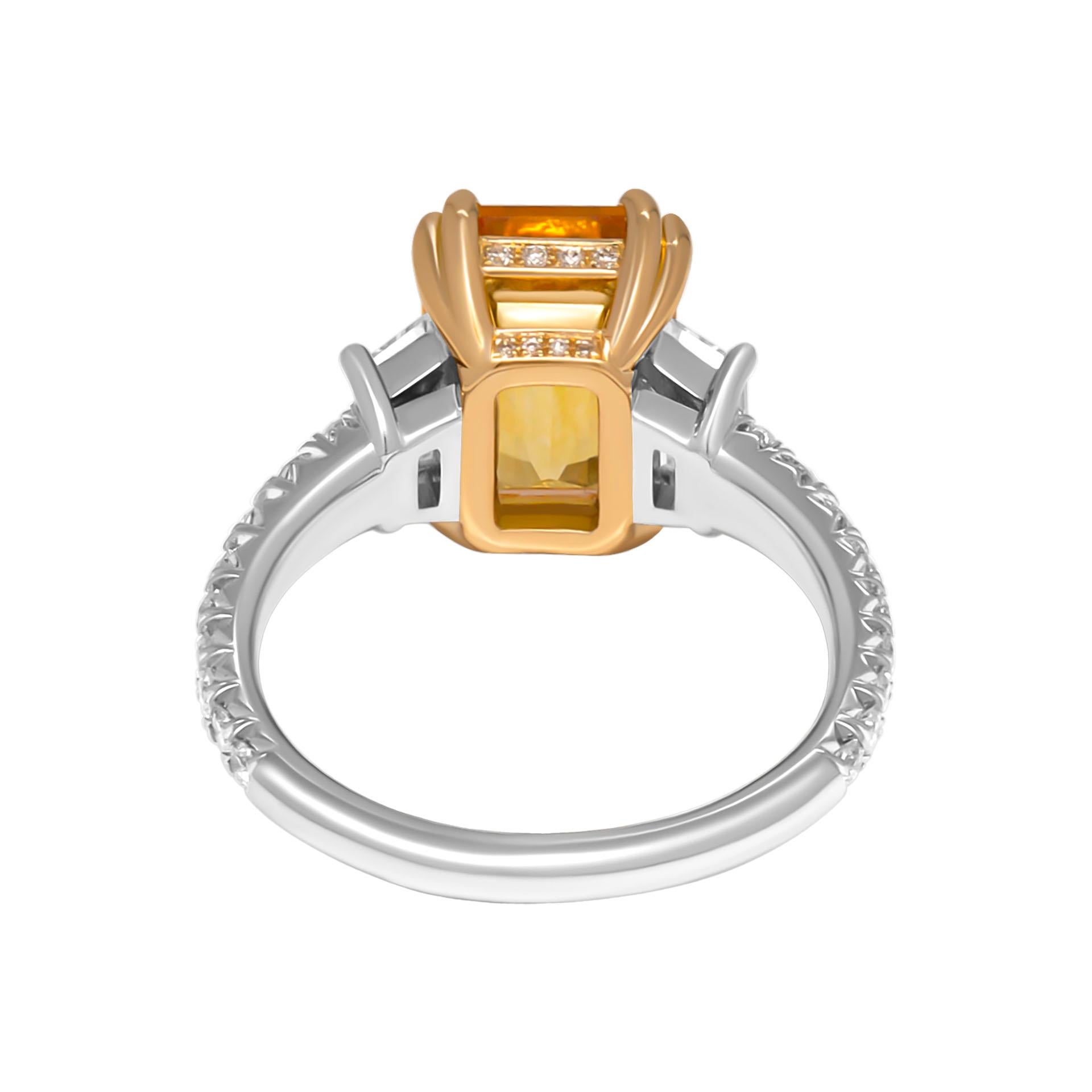 Modern 3-Stone Ring with 5.02ct Yellow Sapphire For Sale