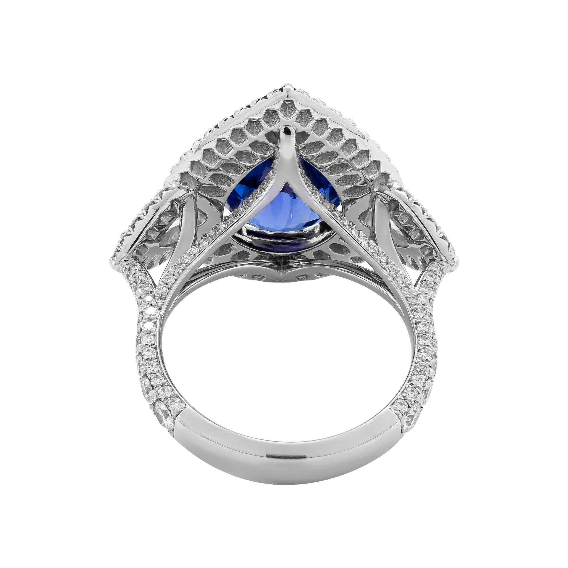 Pear Cut GIA Certified 3-Stone Ring with 5.04 Carat Sapphire Pear Shape For Sale