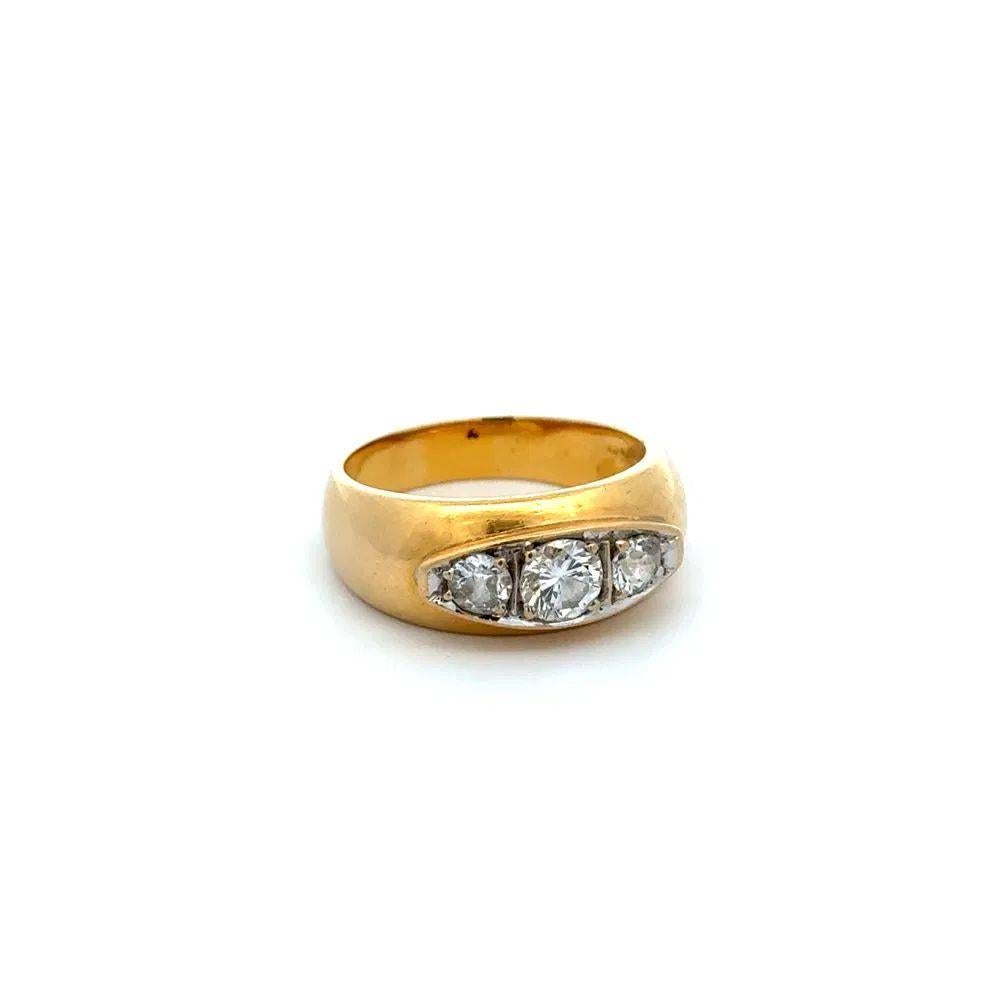 Bellissimo anello a fascia con tre pietre di diamante RBC in oro Vintage Mid Century Modern. Incastonato a mano con tre diamanti rotondi Brillianti, per un peso di circa 0,65tcw. Anello misura 6.7.5, offriamo il ridimensionamento dell'anello.