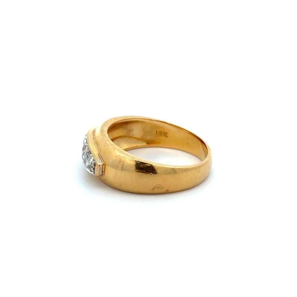 Anello a fascia d'oro vintage da uomo con trilogia di diamanti a taglio brillante a 3 pietre In condizioni ottime in vendita a Montreal, QC
