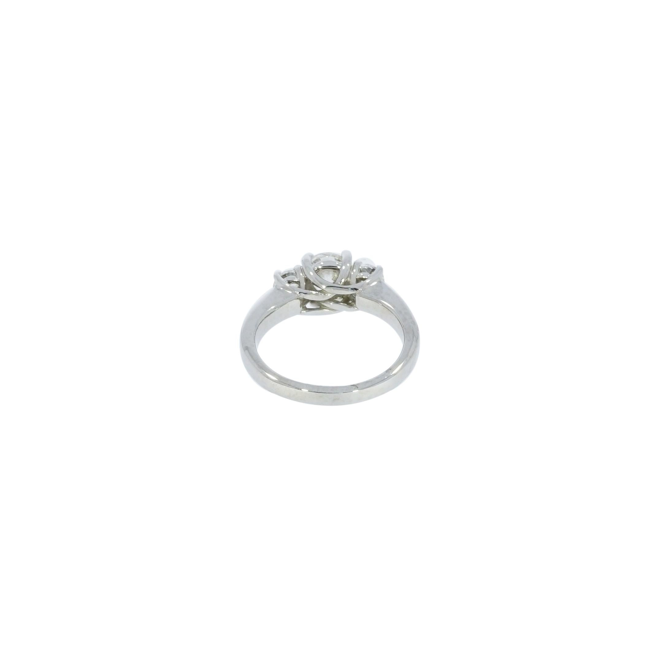 3 stone round engagement ring