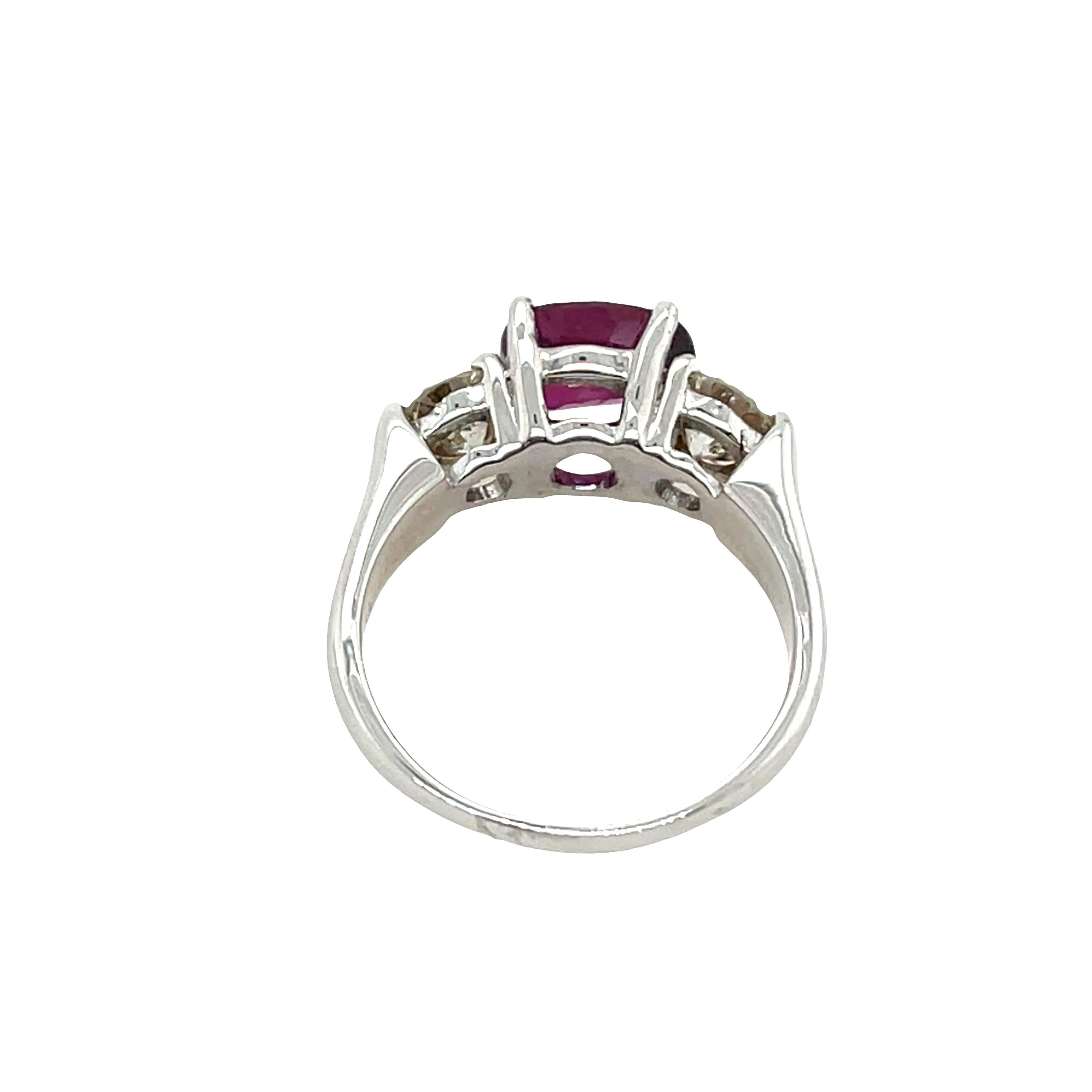 3 Stone Ruby and Diamond Ring Set in 14ct White Gold In Excellent Condition For Sale In London, GB