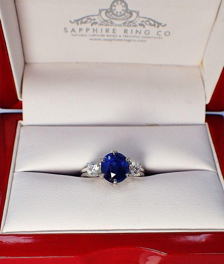 3 Stone Sapphire Platinum Ring, 3.50ct Unheated Ceylon Sapphire GIA Certified For Sale 2