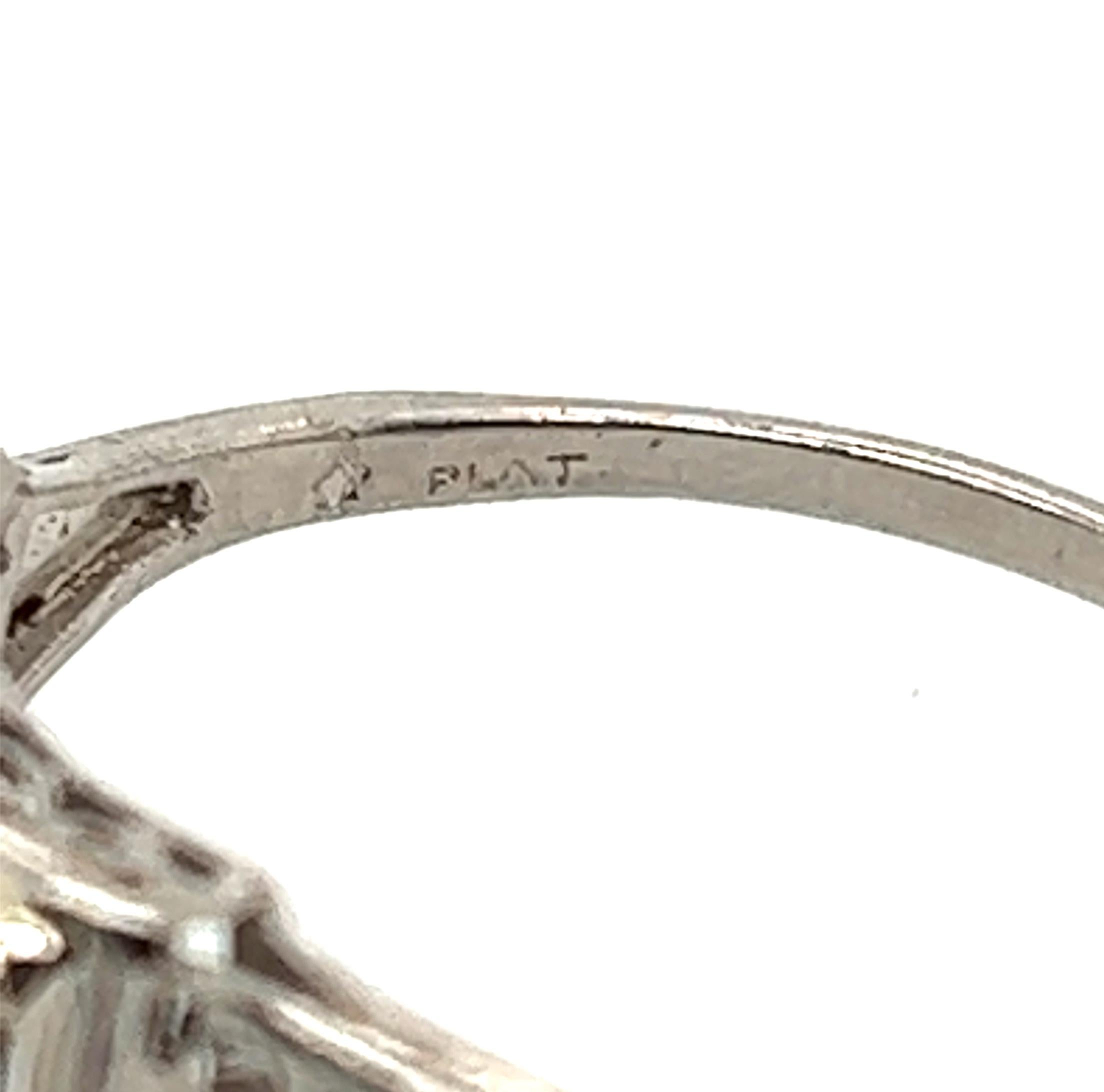 Women's Edwardian 3 Stone Sapphire Ring 2.10ct Asscher/Round Cut Original 1900's Plat For Sale