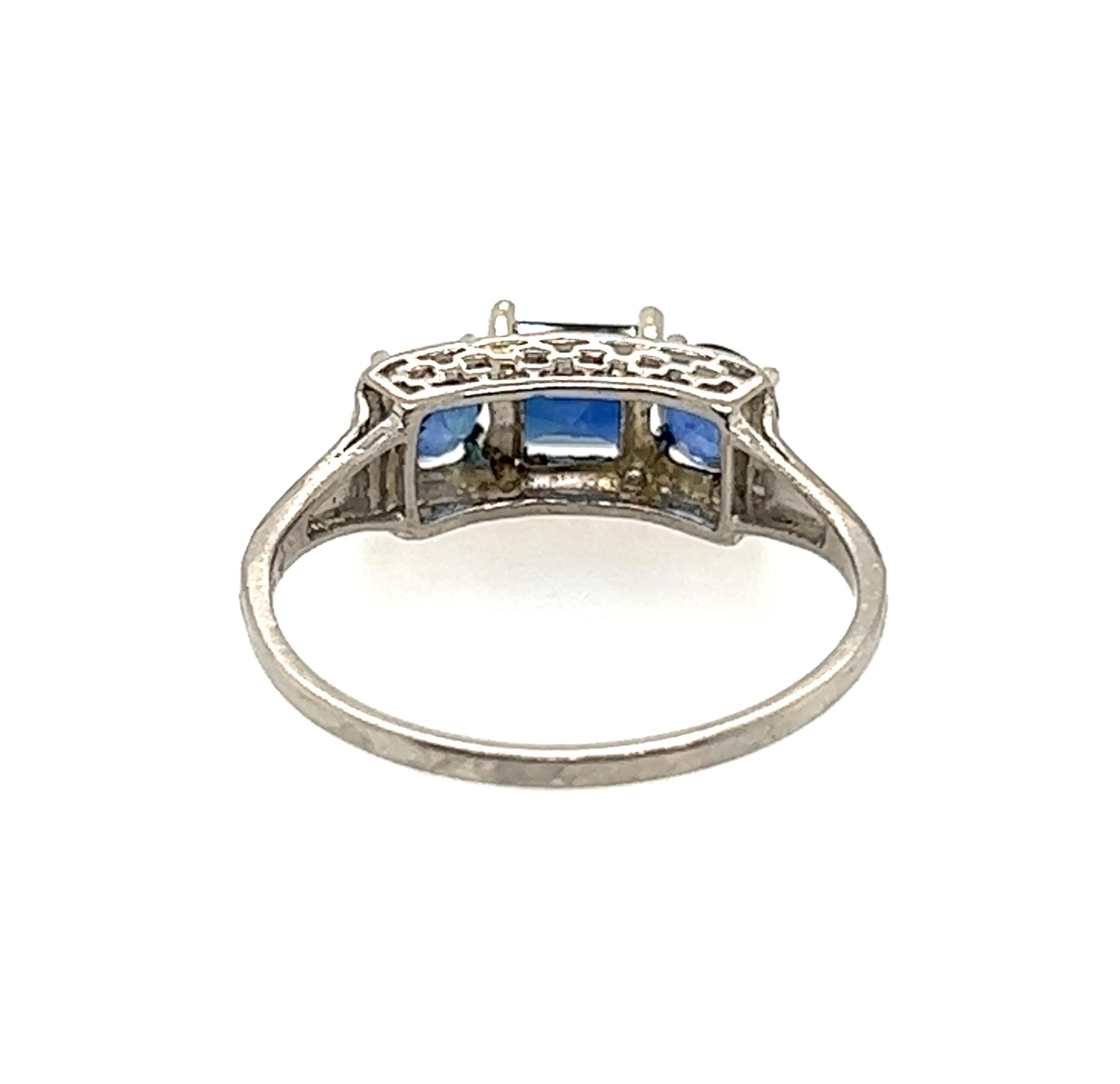 Edwardian 3 Stone Sapphire Ring 2.10ct Asscher/Round Cut Original 1900's Plat For Sale 1