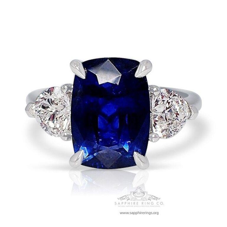 3 Stone Sapphire Ring, 3.79 Carat Royal Blue Natural Sapphire GIA Certified  In New Condition For Sale In Tampa, FL