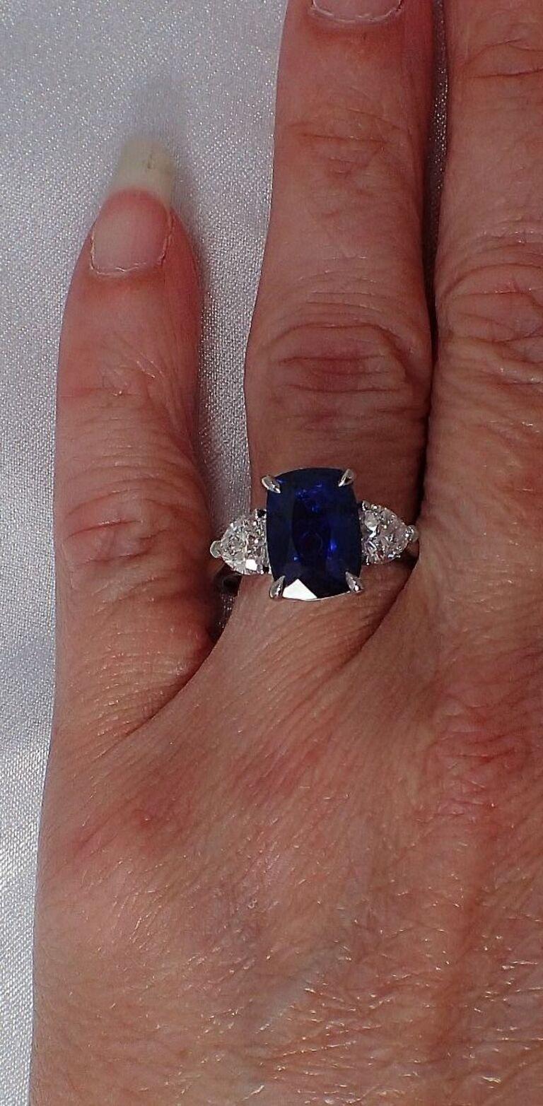 Women's or Men's 3 Stone Sapphire Ring, 3.79 Carat Royal Blue Natural Sapphire GIA Certified  For Sale