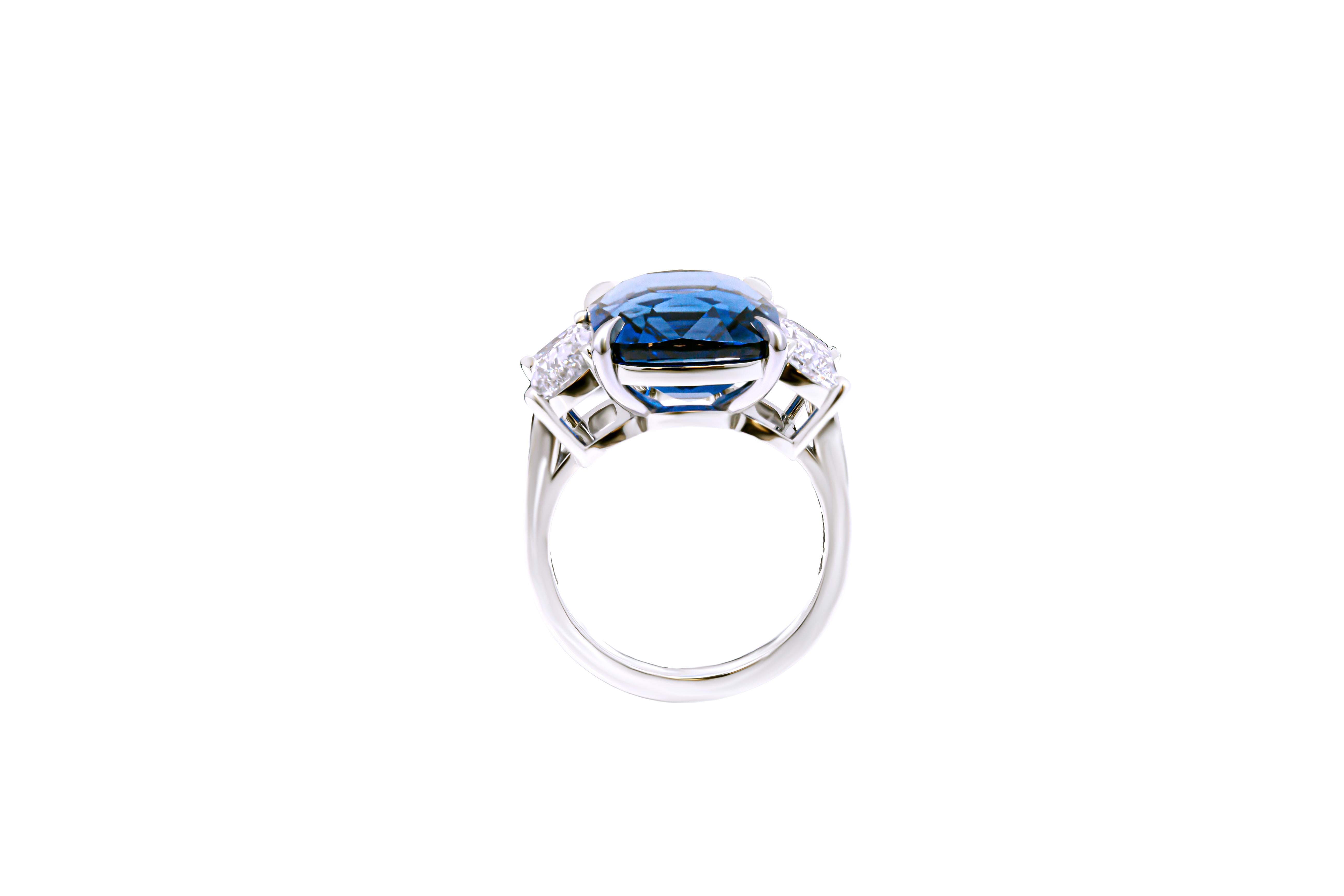 Modern 3 Stone with Blue Cushion Cut Sapphire For Sale