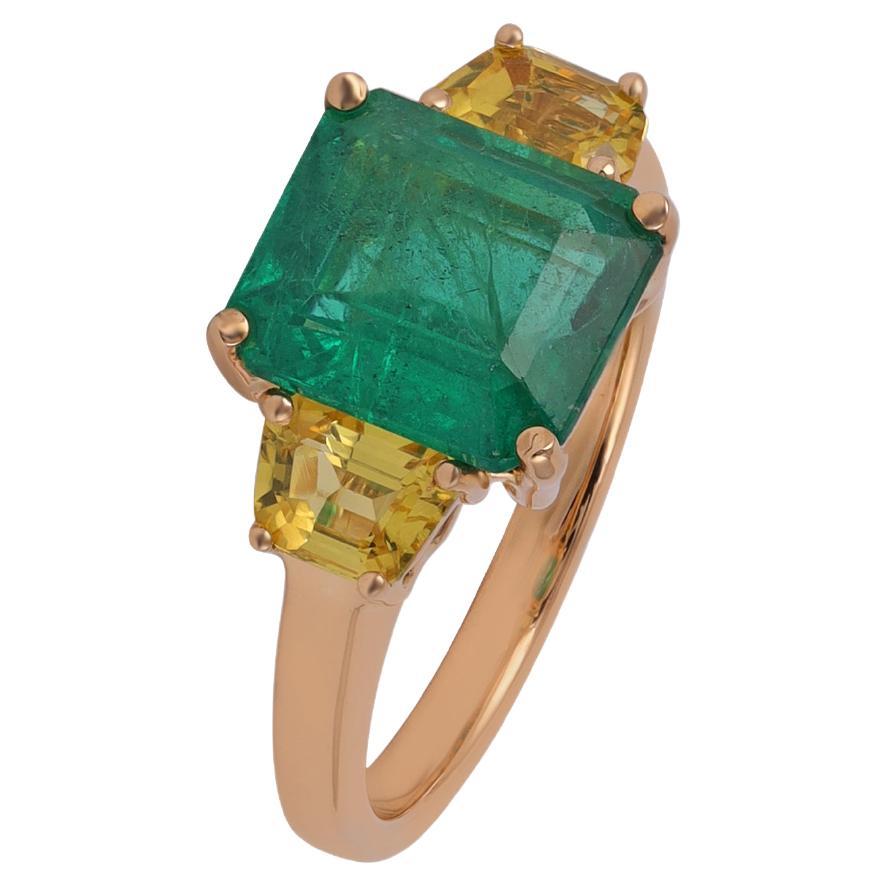 3 Stone Zambian Emerald & Yellow Sapphire Wedding Ring 18k Gold For Sale