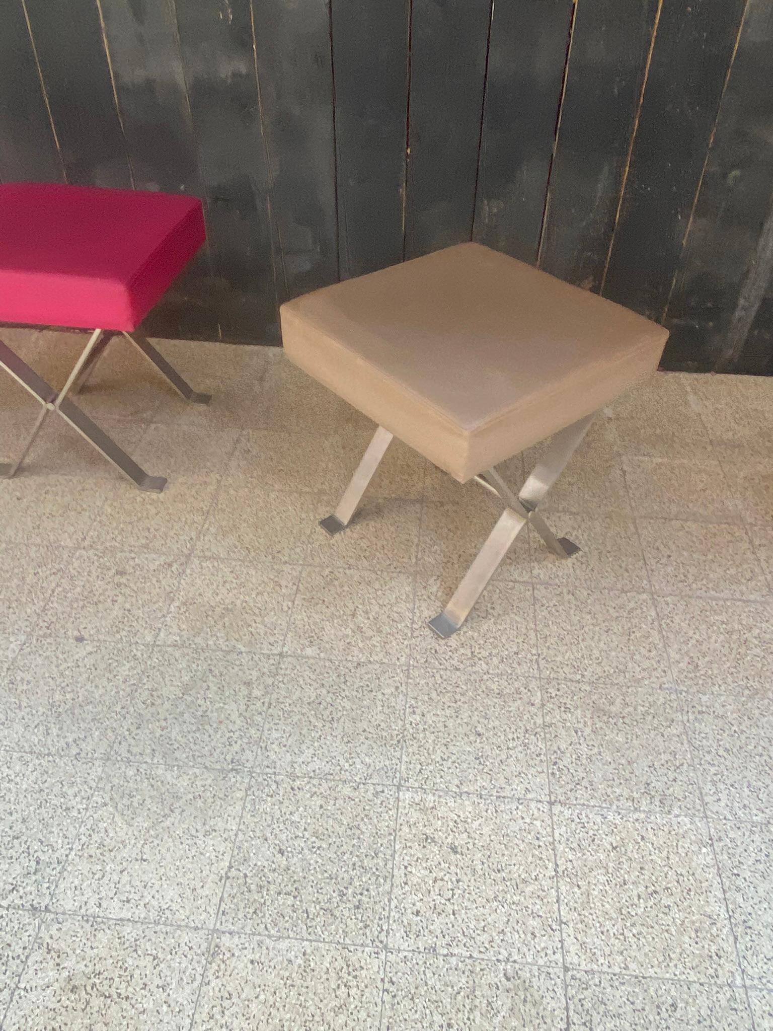 3 Stools in Cast Aluminum and Leatherette, circa 1970 In Good Condition For Sale In Saint-Ouen, FR