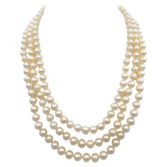 3-reihige Akoya-Perlenkette mit Diamant- und Smaragdverschluss aus 14 Karat Gold