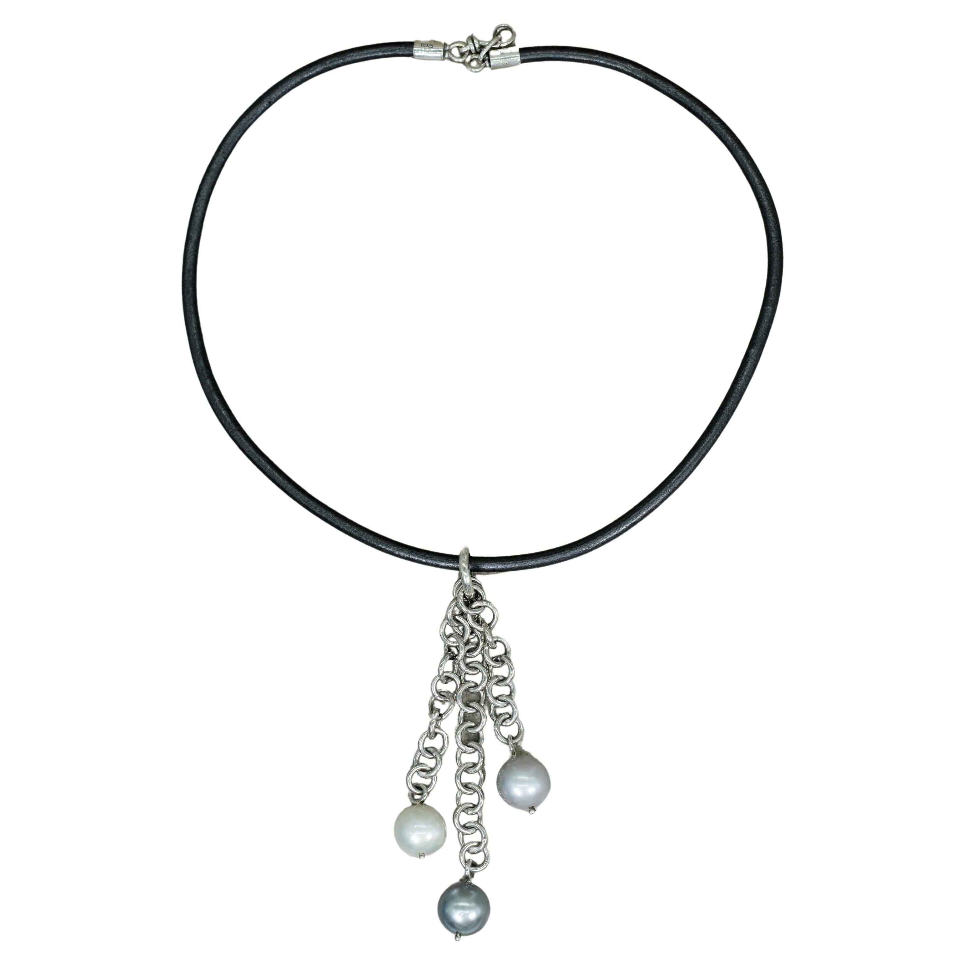 Collier pendentif en cuir à 3 brins avec chaîne en argent sterling et perles
