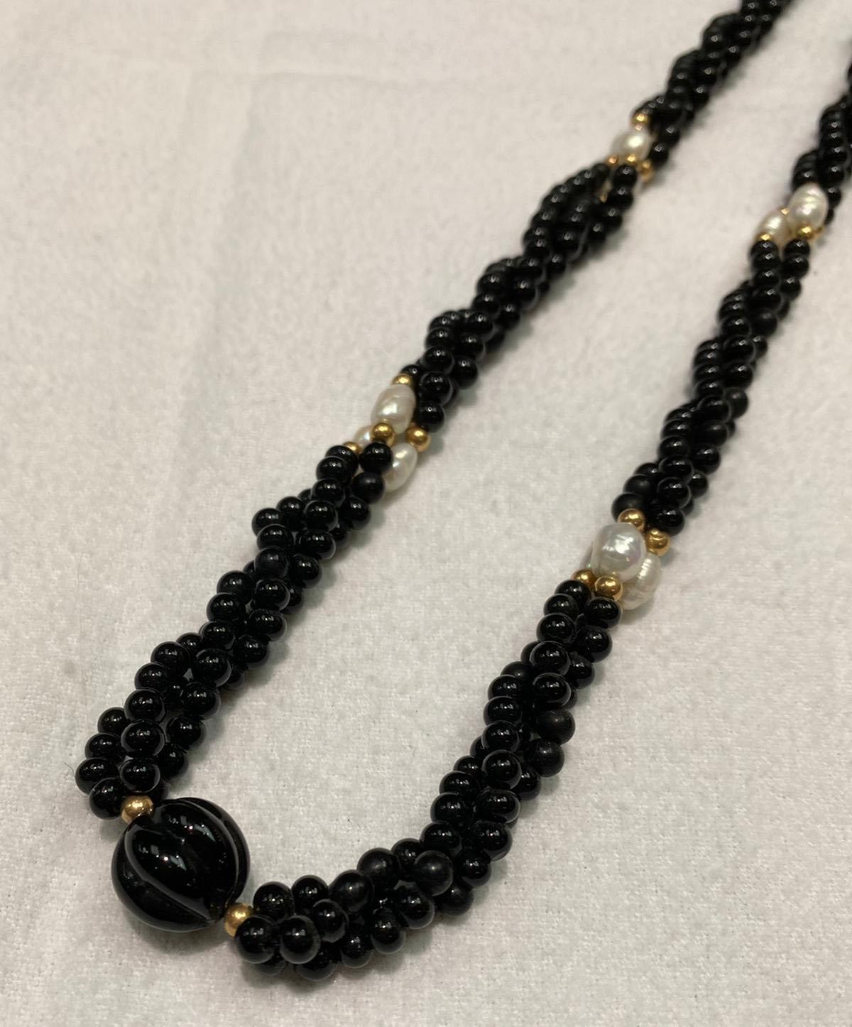 Women's 3 Strands of Onyx Pearls with 8pcs of Freshwater Pearls and Onyx Centerpiece For Sale