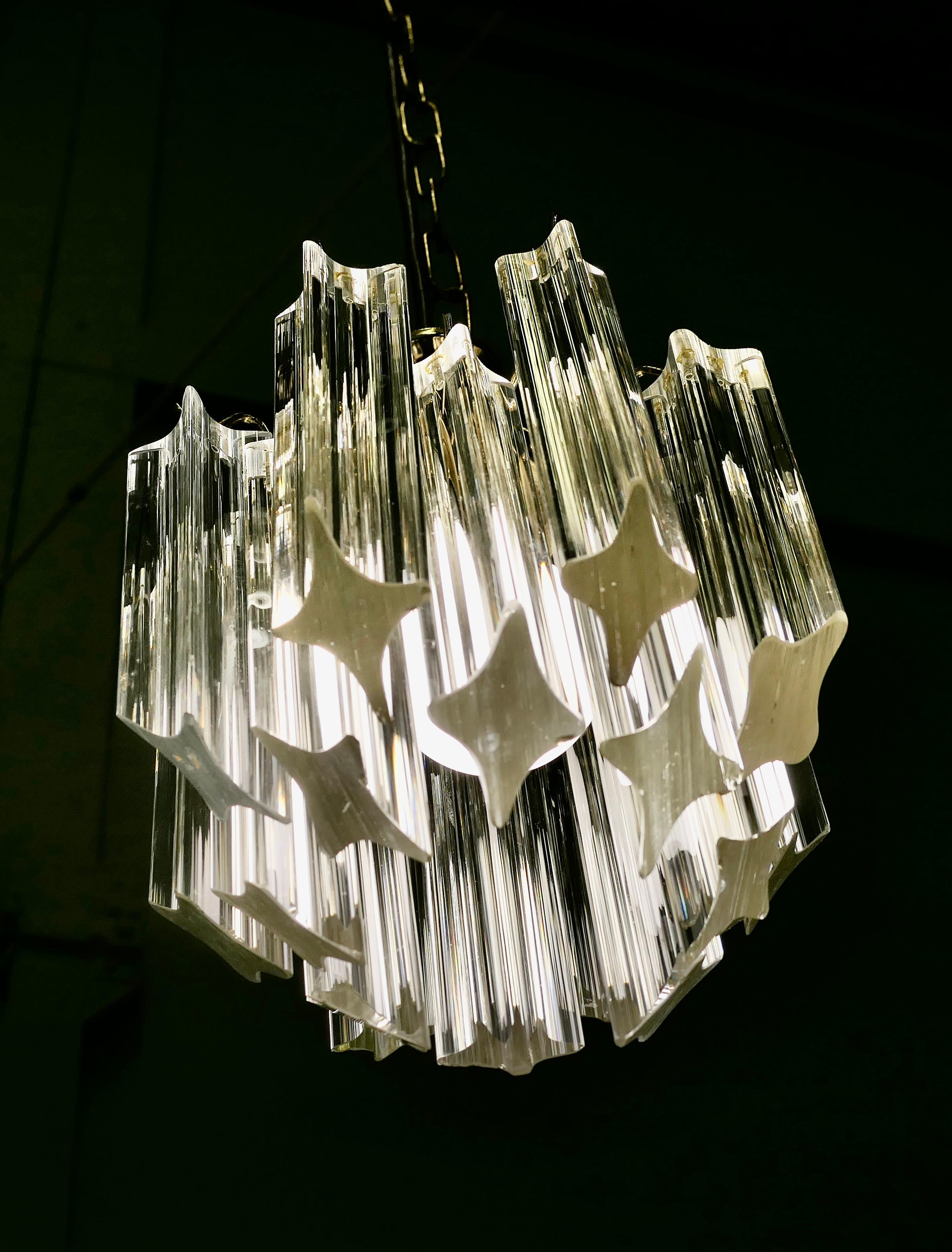 3 splendidi lampadari di cristallo Art Deco  Questi sono pezzi superbi provenienti dalla Francia in vendita 4