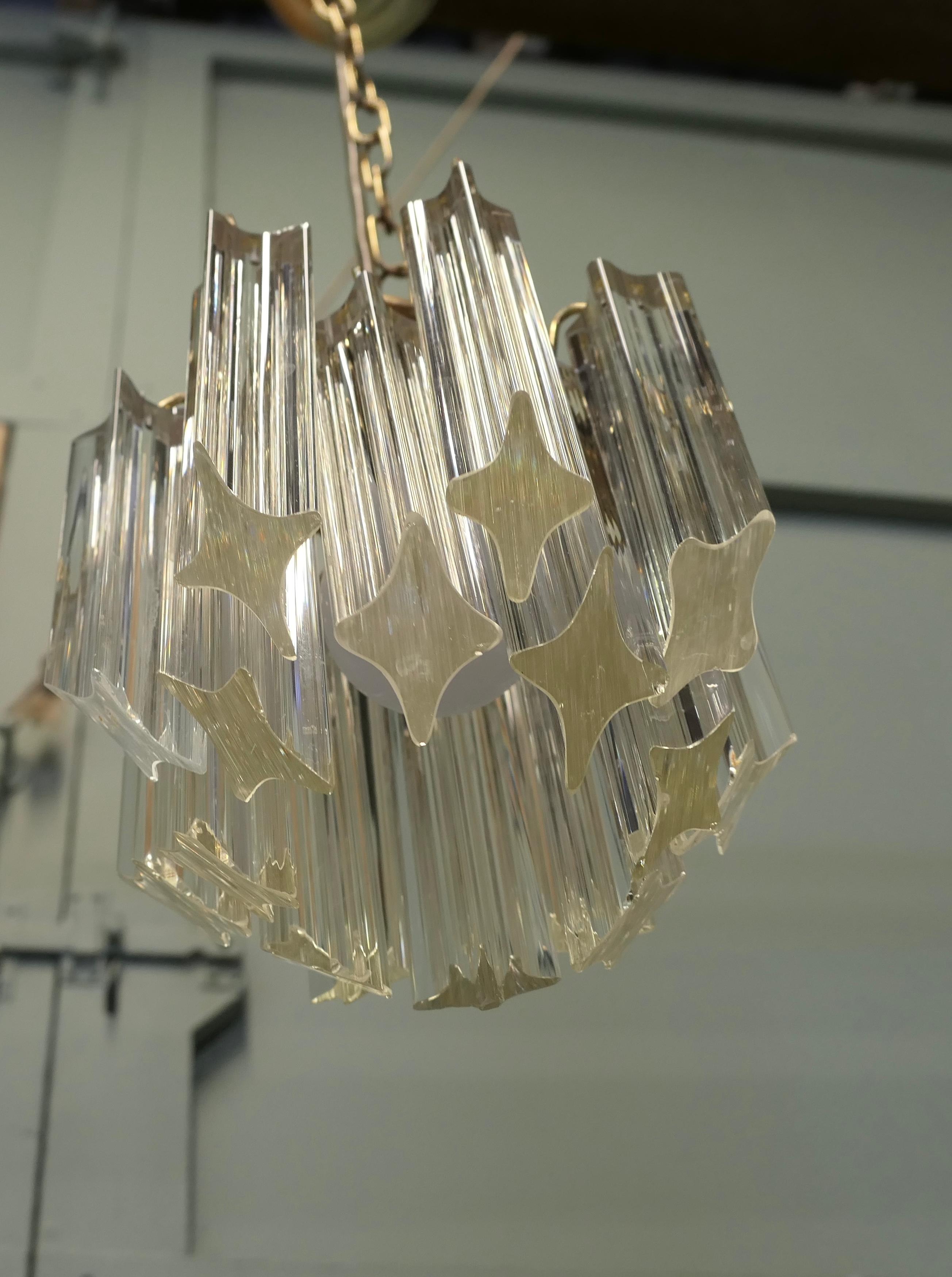 3 splendidi lampadari di cristallo Art Deco  Questi sono pezzi superbi provenienti dalla Francia in vendita 5