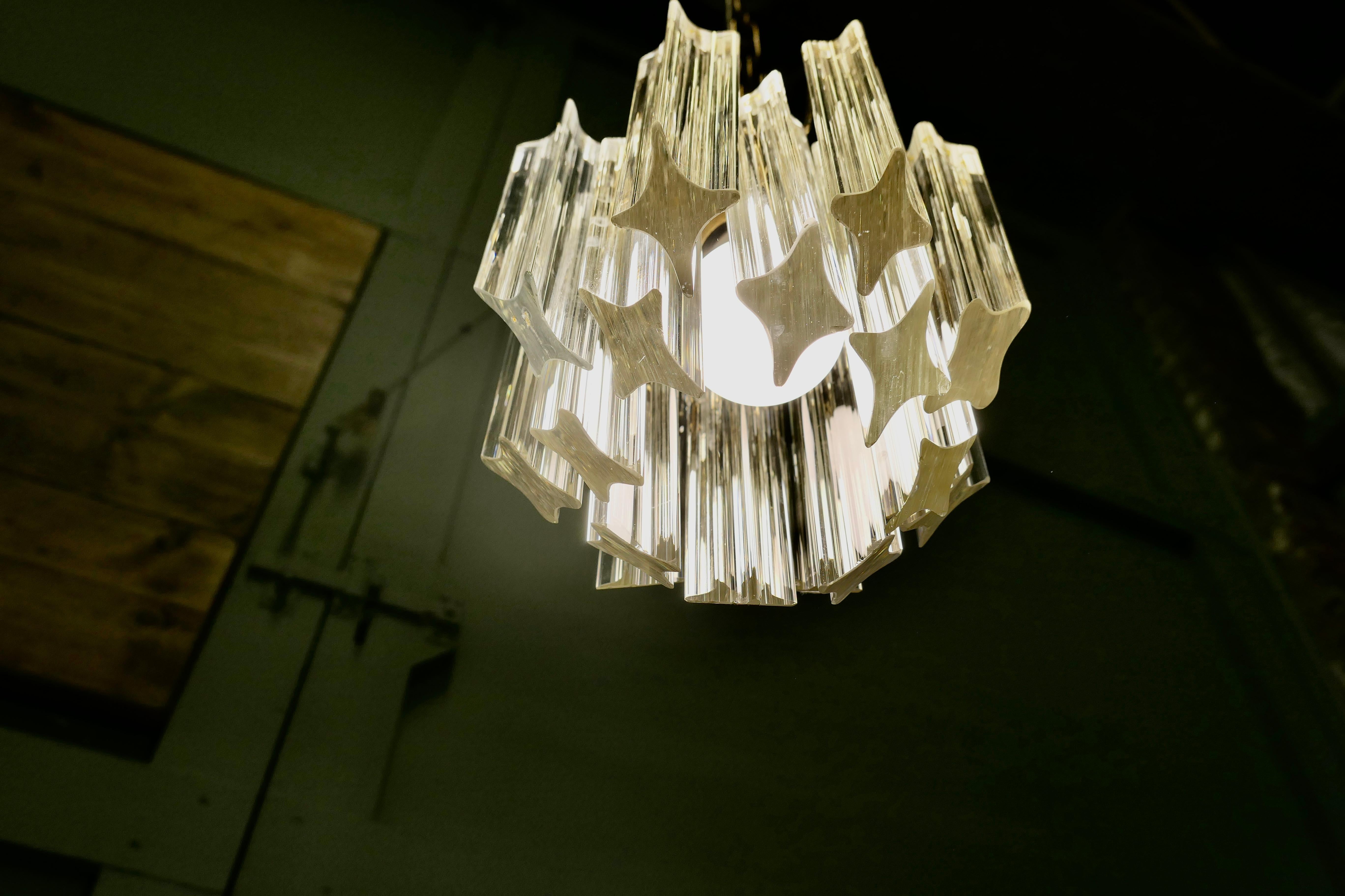 3 splendidi lampadari di cristallo Art Deco  Questi sono pezzi superbi provenienti dalla Francia in vendita 3