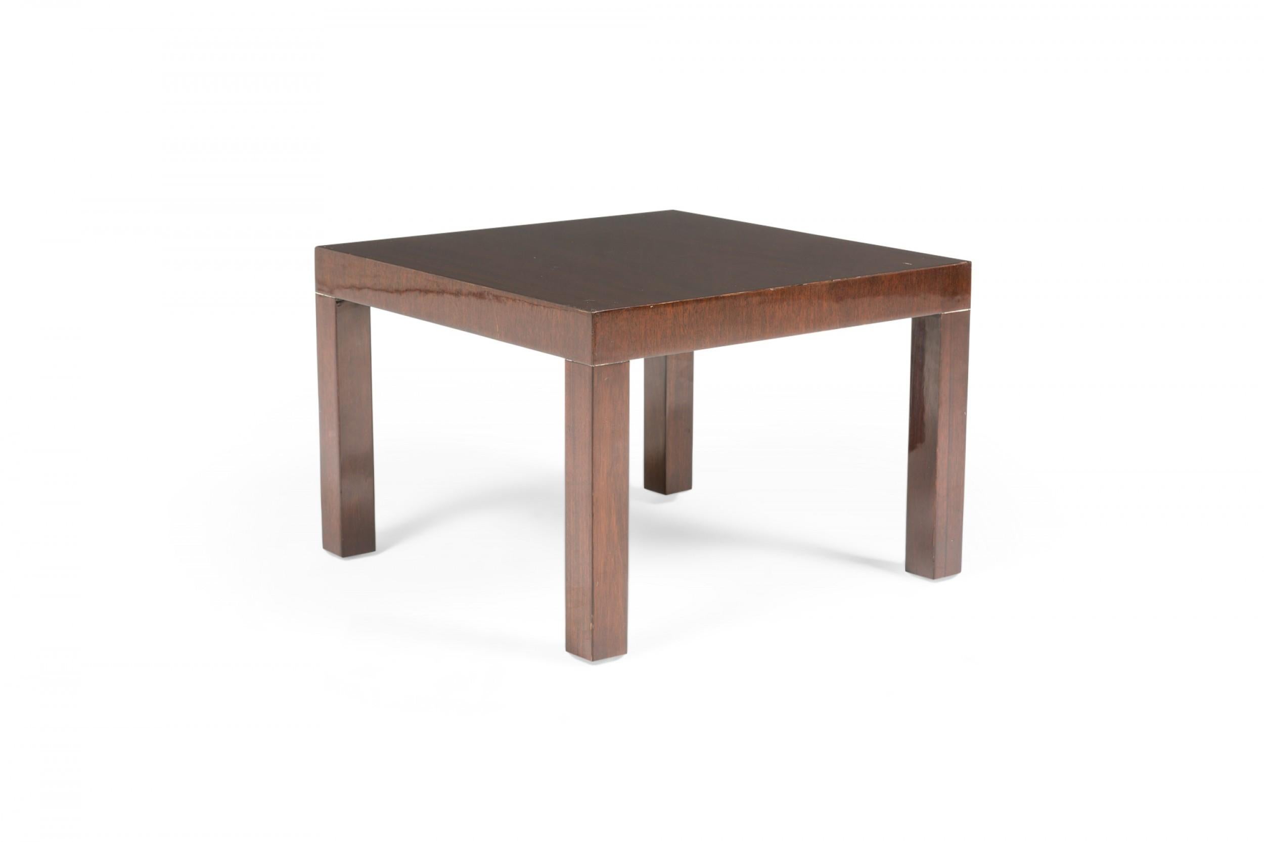 Mid-Century Modern 3 T.H. Tables d'appoint Robsjohn-Gibbings en noyer à motif Parsons en vente