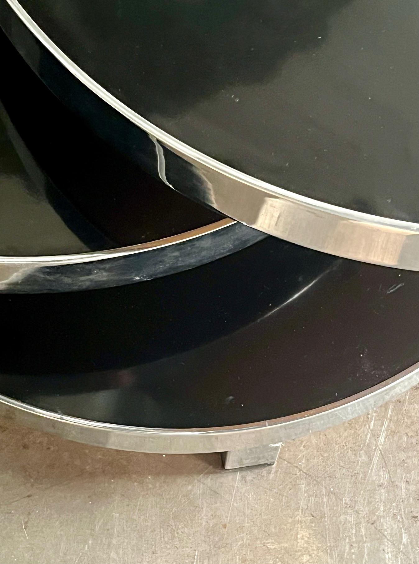 Mesa de centro o auxiliar de 3 niveles, diseño Marie Pergay, editado por Maison Mercier. 1968 Metal