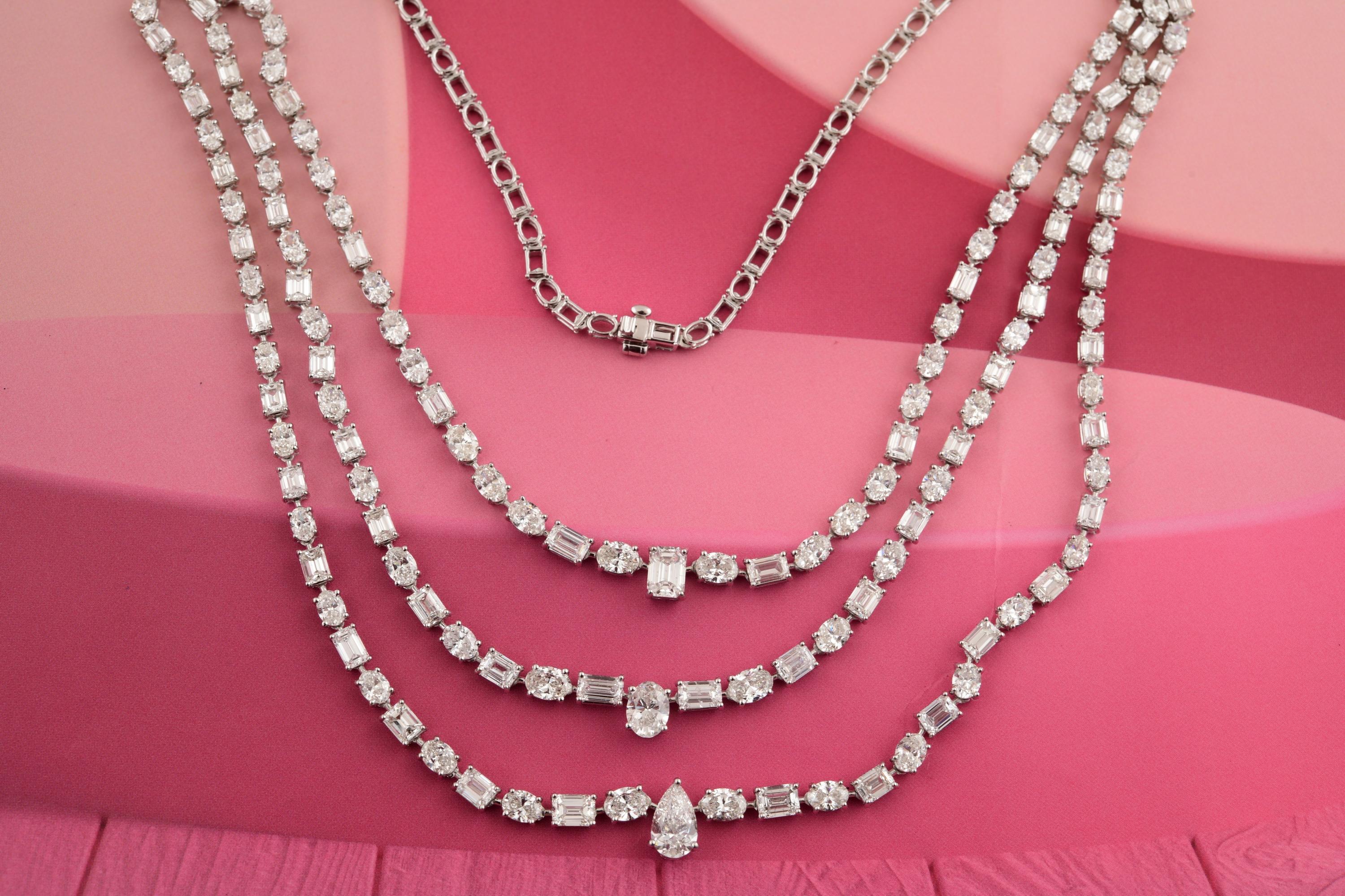 Collana nuziale con diamanti a 3 livelli e forma multipla da 29,75 carati per la sposa in oro bianco 14K In condizioni Nuovo in vendita a Diera, Dubai