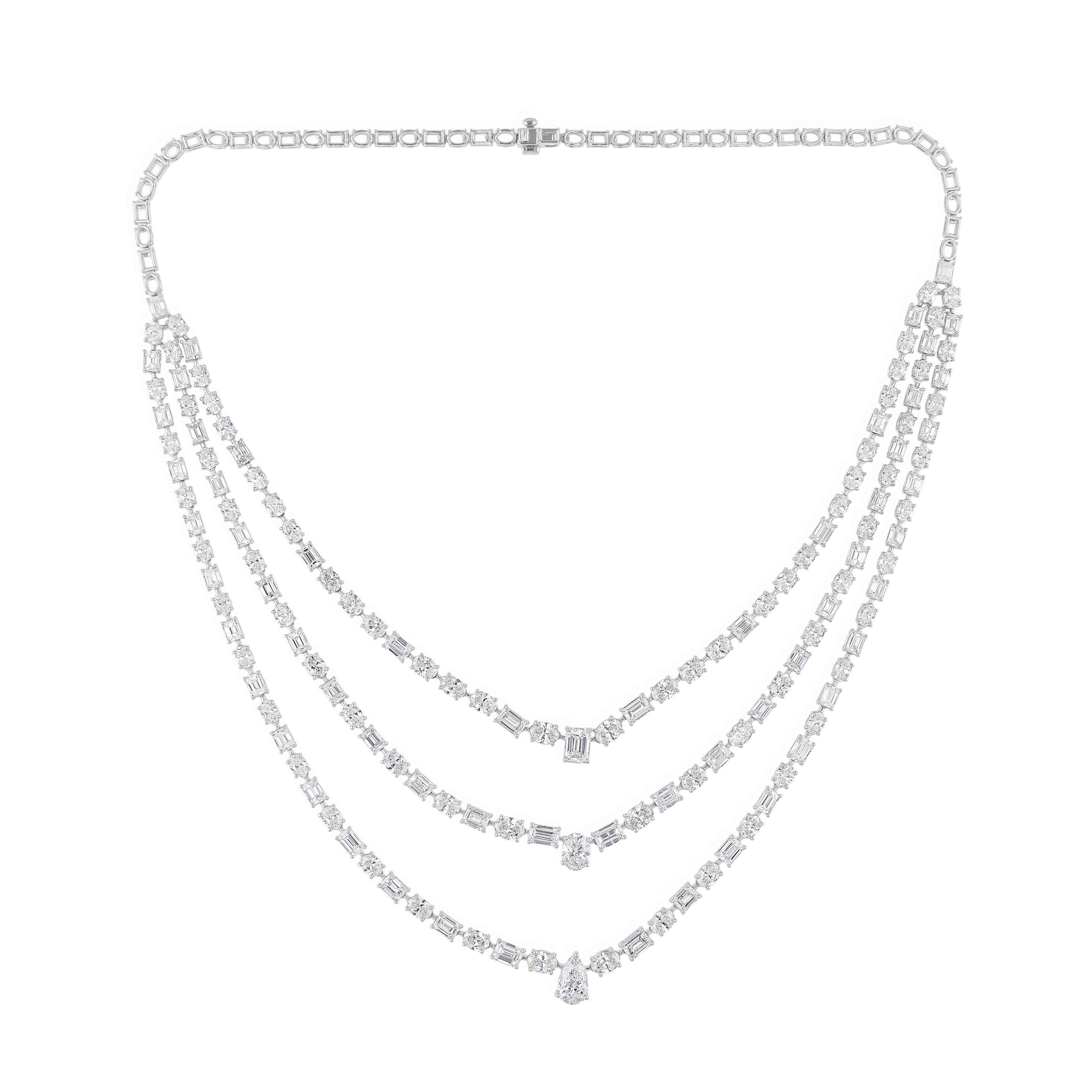 Collana nuziale con diamanti a 3 livelli e forma multipla da 29,75 carati per la sposa in oro bianco 18 carati.
Questa collana squisita presenta tre fili delicatamente drappeggiati, ognuno dei quali è ornato da un'armoniosa miscela di pietre ovali,