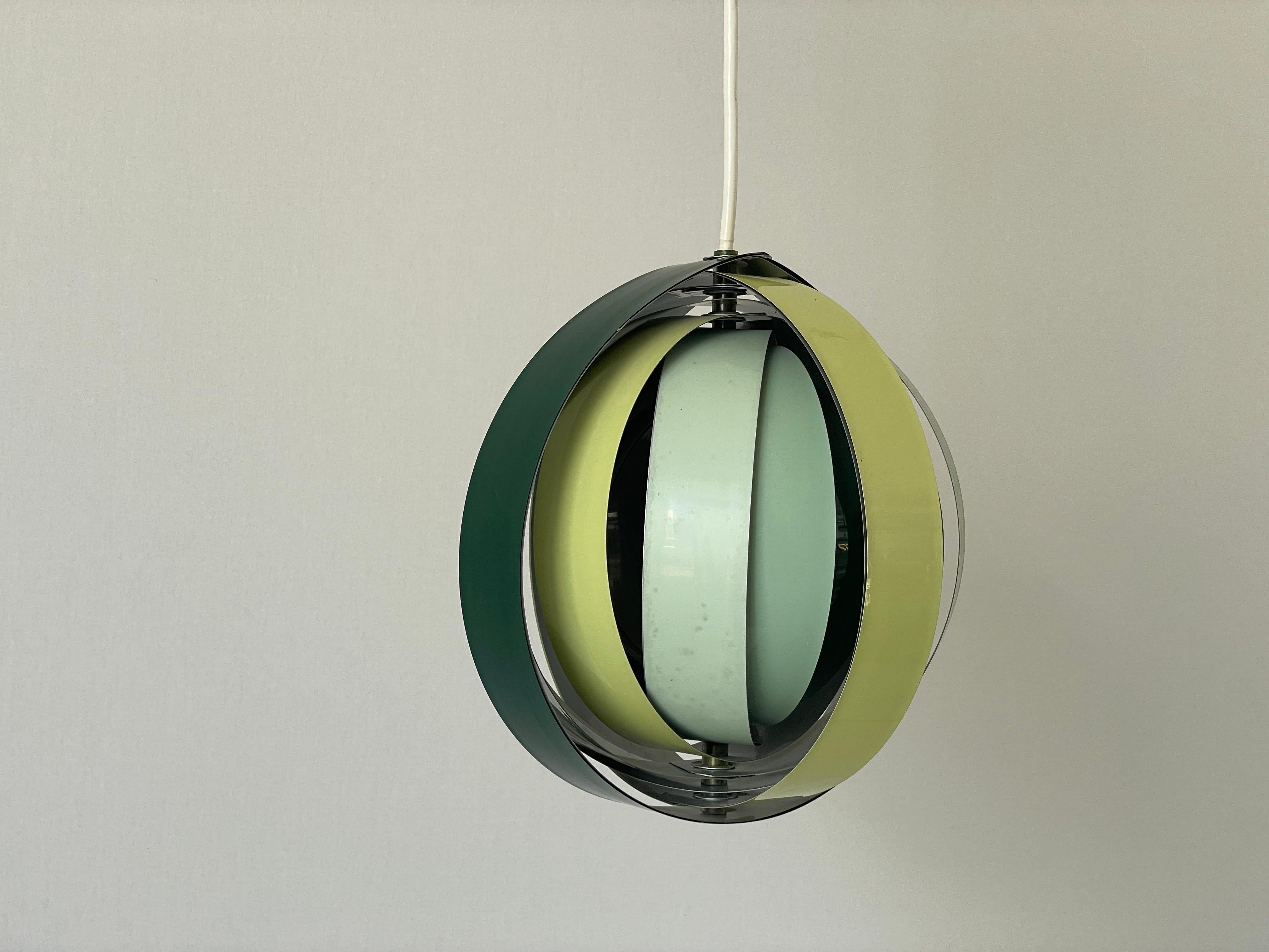 Métal Lampe suspendue en métal vert à 3 tons par Lamell-Star-Leuchten, années 1960, Allemagne en vente