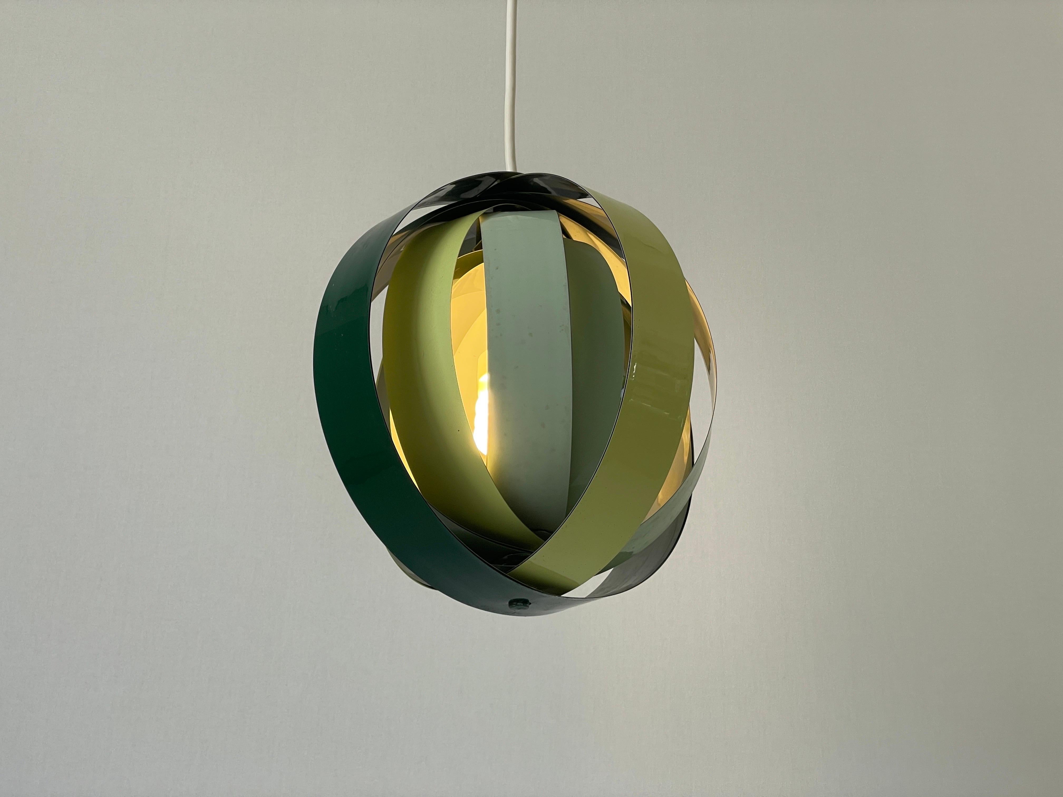 Lampe suspendue en métal vert à 3 tons par Lamell-Star-Leuchten, années 1960, Allemagne en vente 1