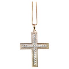 Colgante de cruz religiosa con diamantes de 3 quilates de peso total en oro amarillo macizo de 18 quilates
