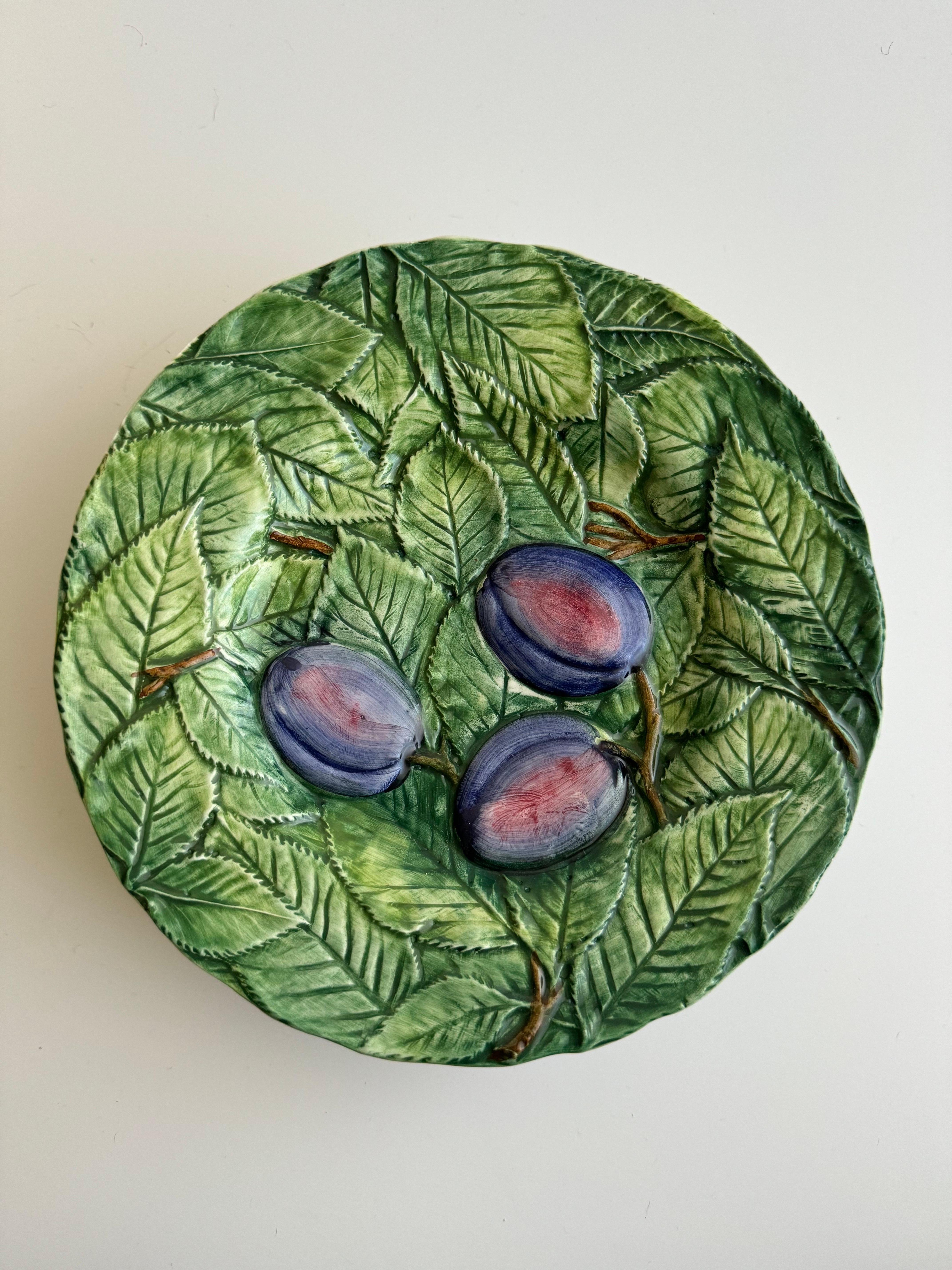 3 Trompe-L’oeil Majolica chargers/Salad Plates Made in Italy for Neiman Marcus 10