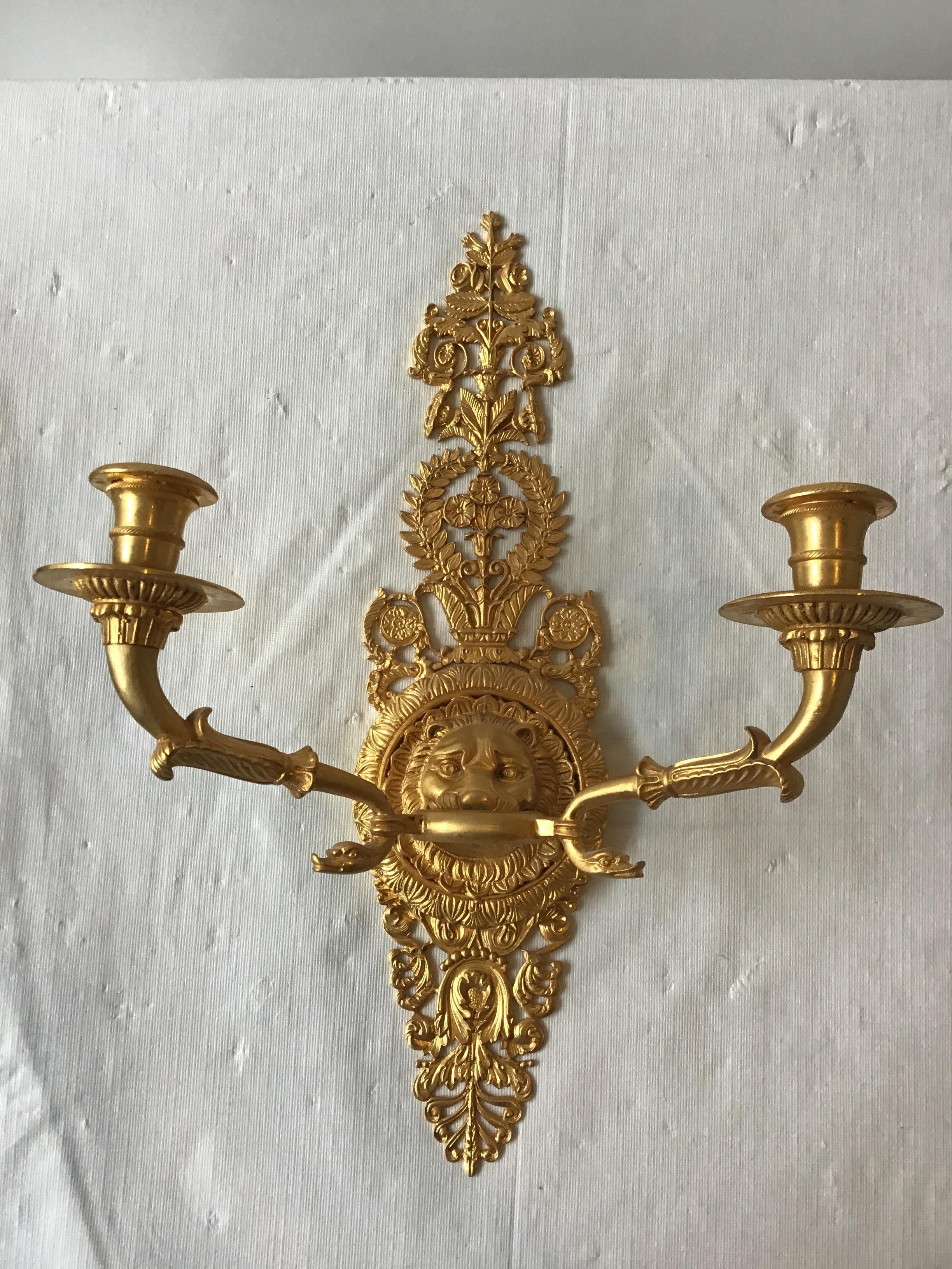 3 Versace Style Gold-Plated Lion Head Classical Sconces In Good Condition For Sale In Tarrytown, NY