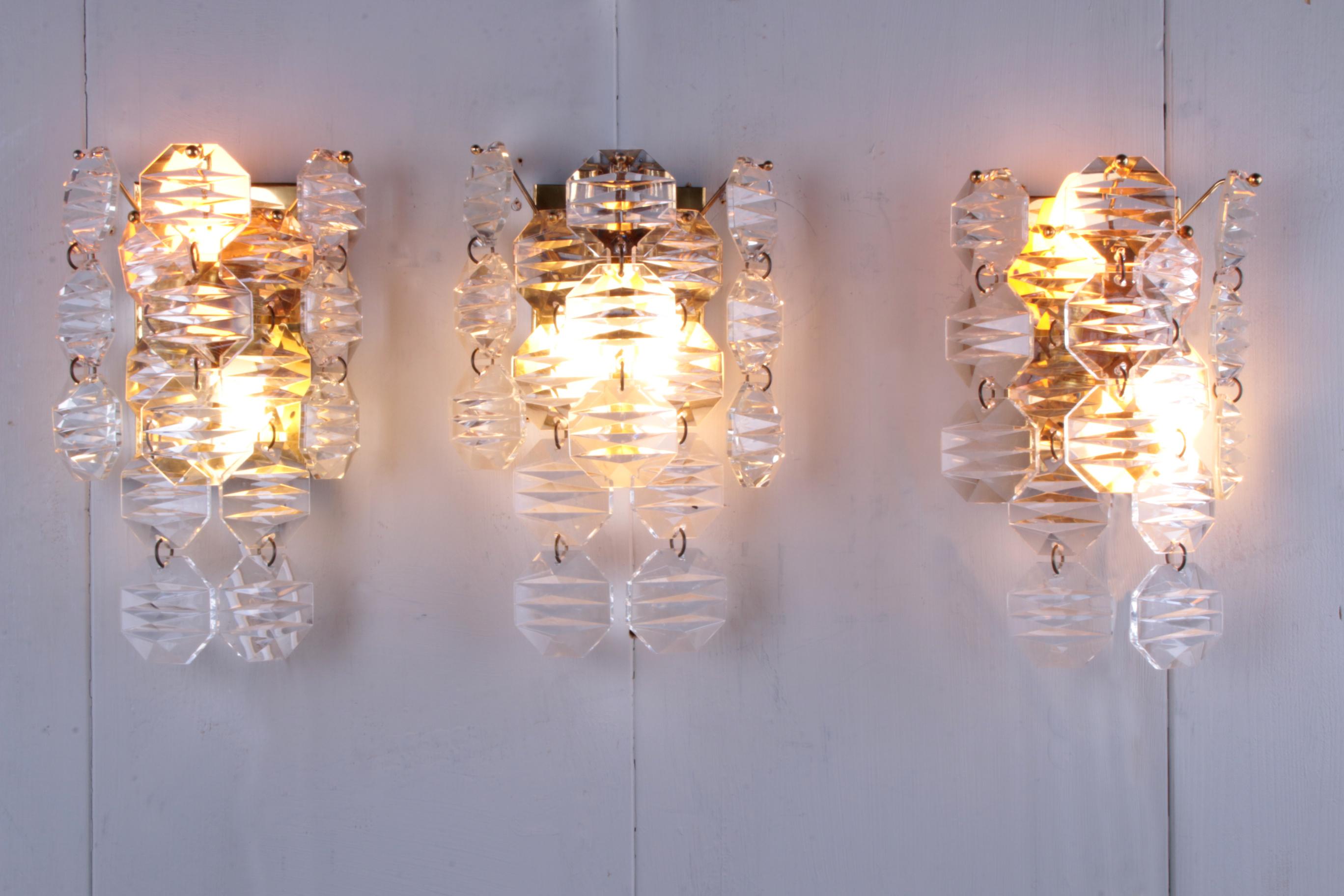 3 Very nice BIG and Rare Crystal Wall Lamps From  J.T. Kalmar, 1960s For Sale 4