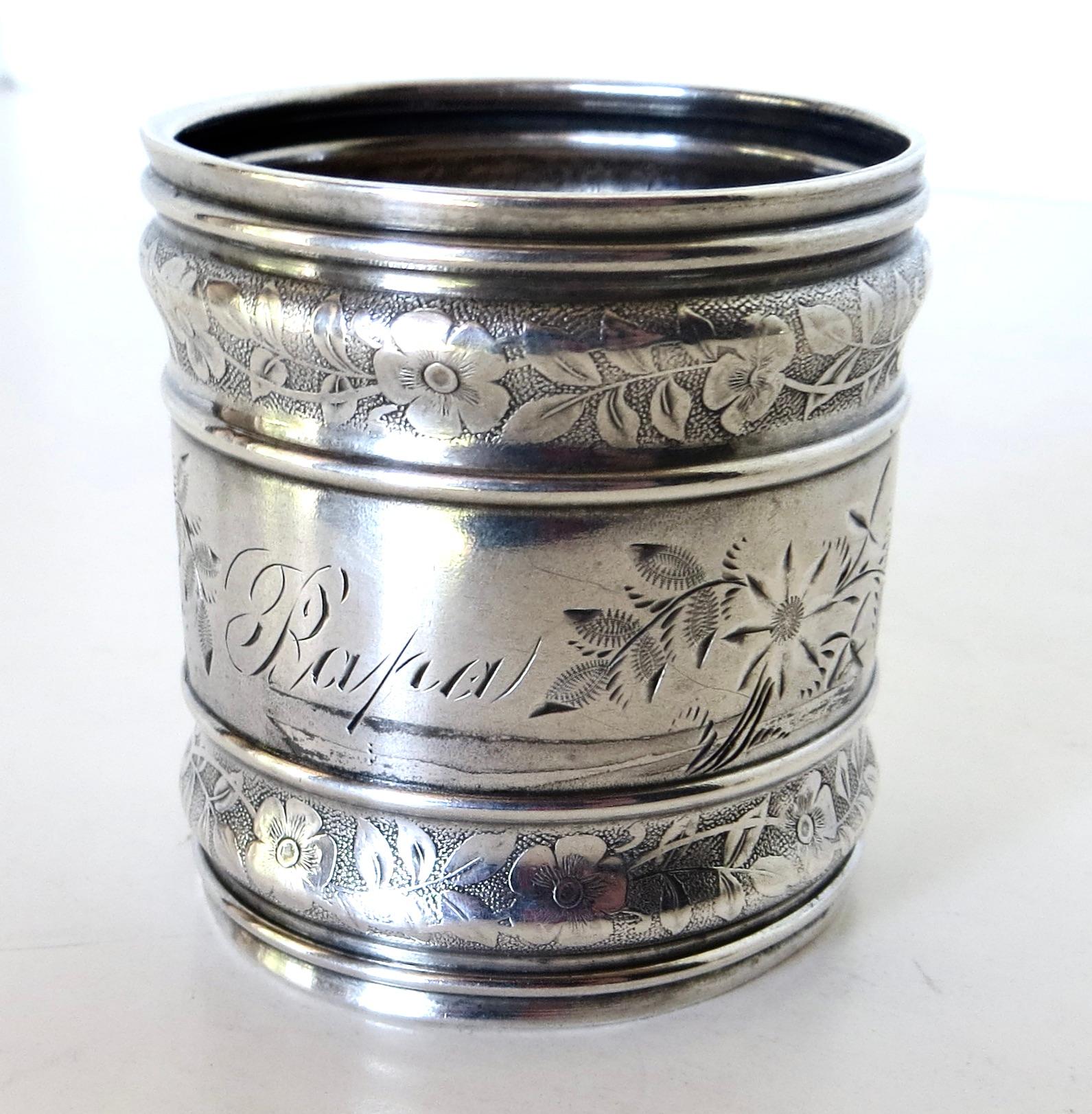 (3) Servilleteros Circulares Florales Victorianos Plateados + (8) Minicargadores SP Estadounidense en venta