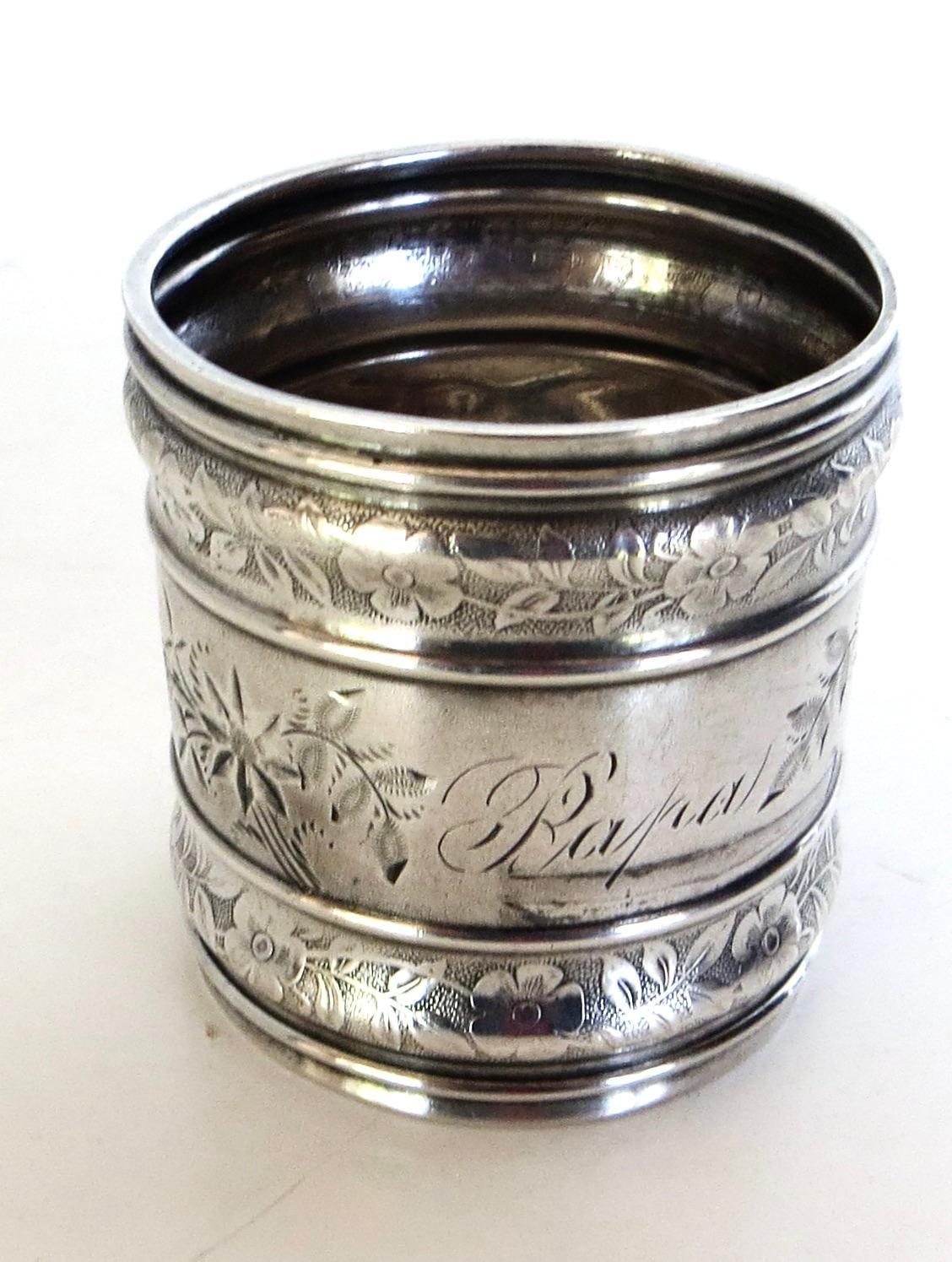 (3) Servilleteros Circulares Florales Victorianos Plateados + (8) Minicargadores SP Grabado en venta