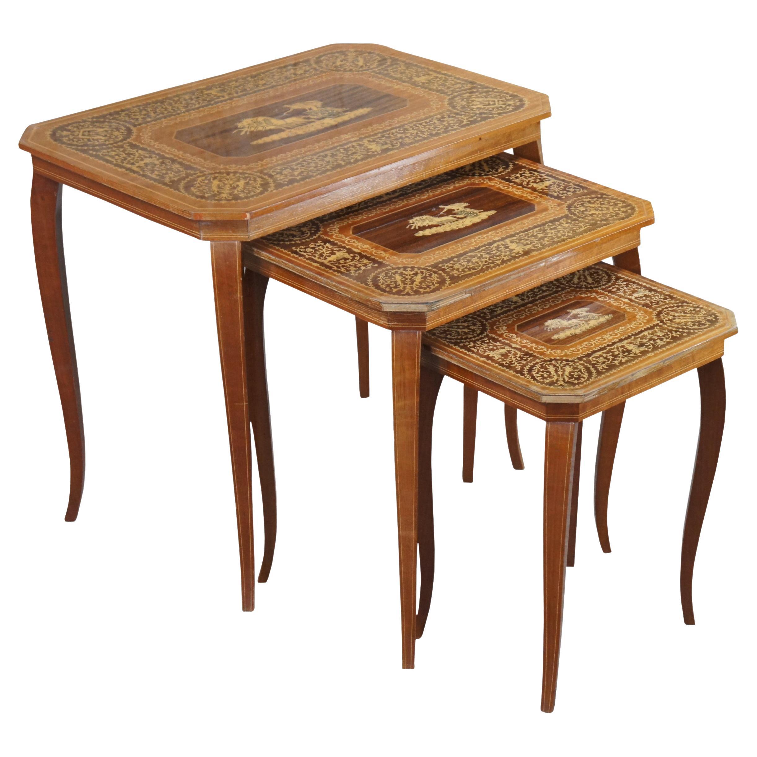 3 tables d'appoint gigognes italiennes néo-grec et néoclassiques incrustées en bois de satin