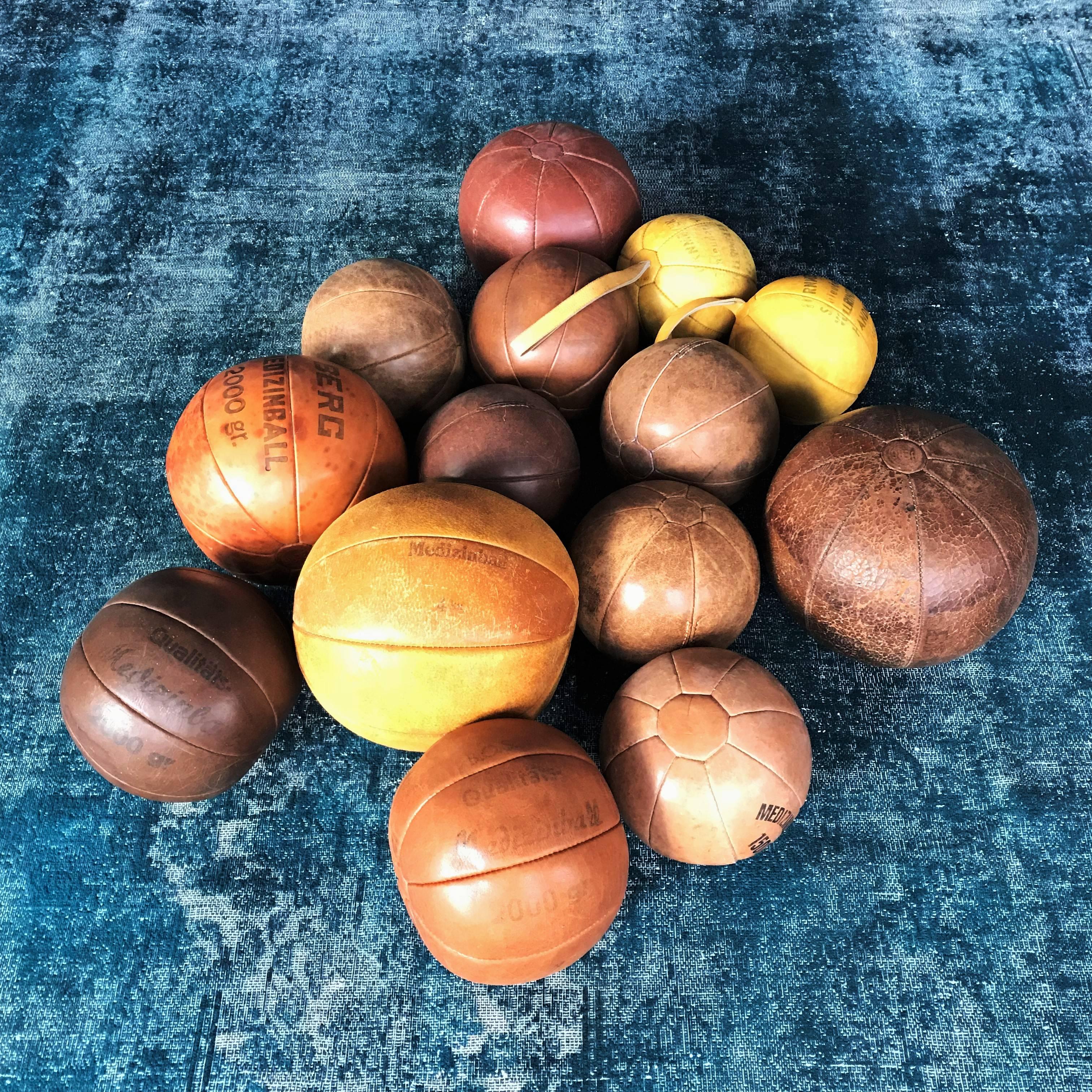 Three Vintage Leather Medicine Ball, Balls, 1920s-1930s, Germany In Good Condition In Biebergemund, Hessen