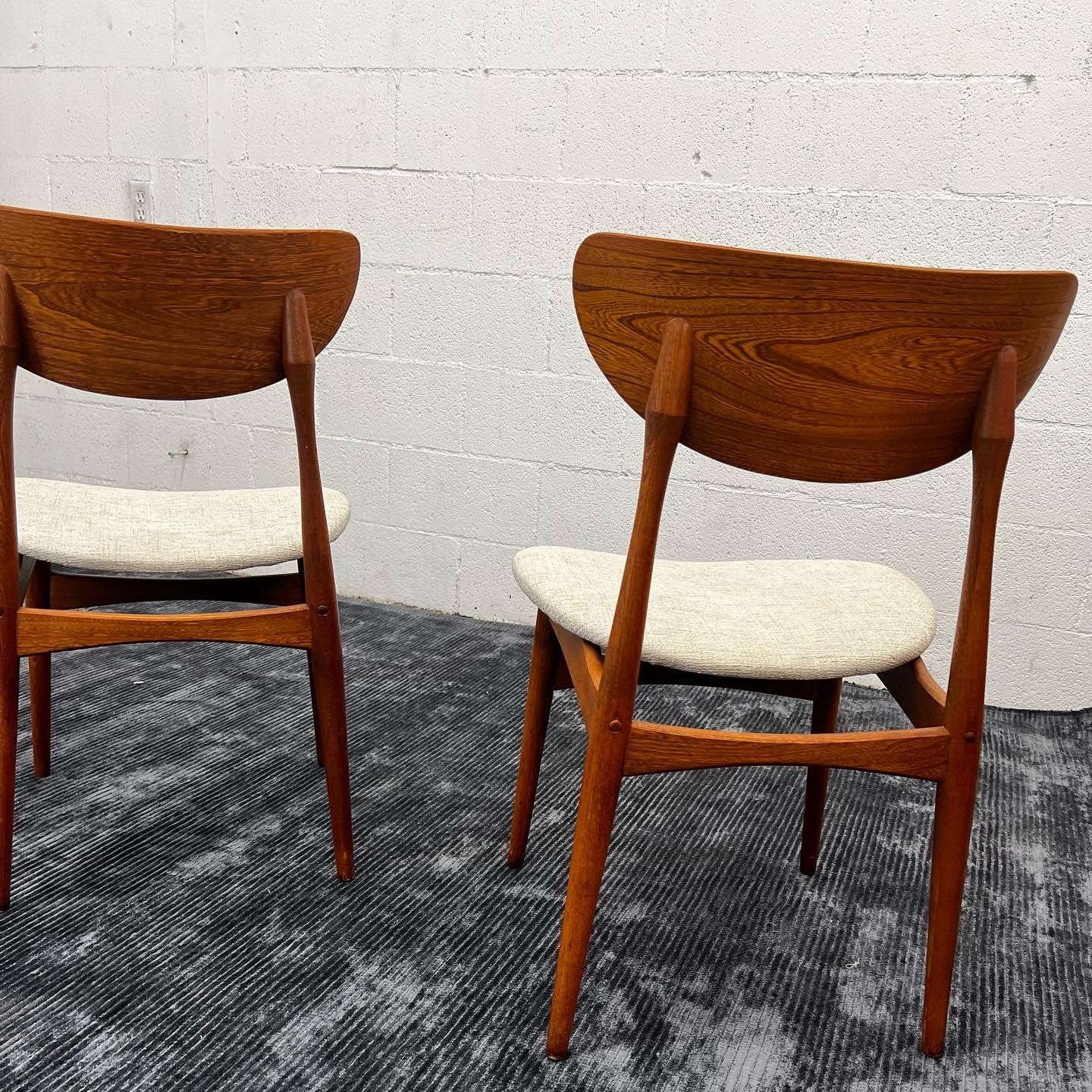 3 Vintage Mid Century Modern Virtue Brothers of California Teak Dining Chairs In Good Condition In Los Angeles, CA