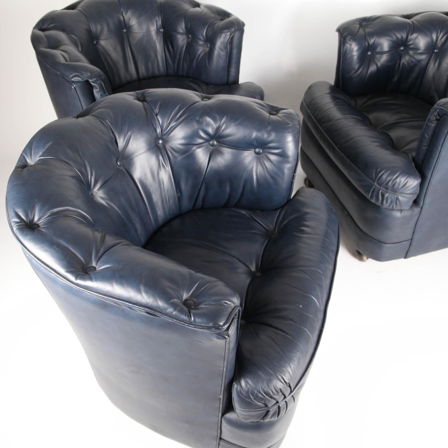 3 Vintage Small Midnight Blue Leather Armchairs In Good Condition In Isle Sur Sorgue, FR
