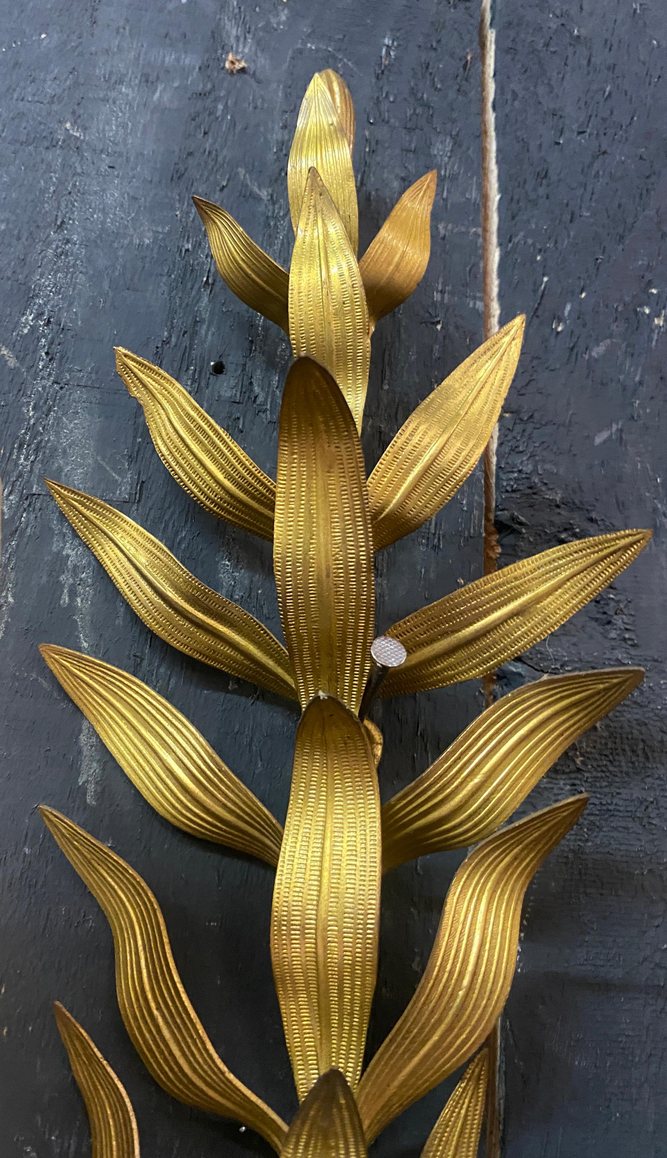 Mid-20th Century 3 wall lights in the style of Maison Baguès in brass Stylized leaves  For Sale