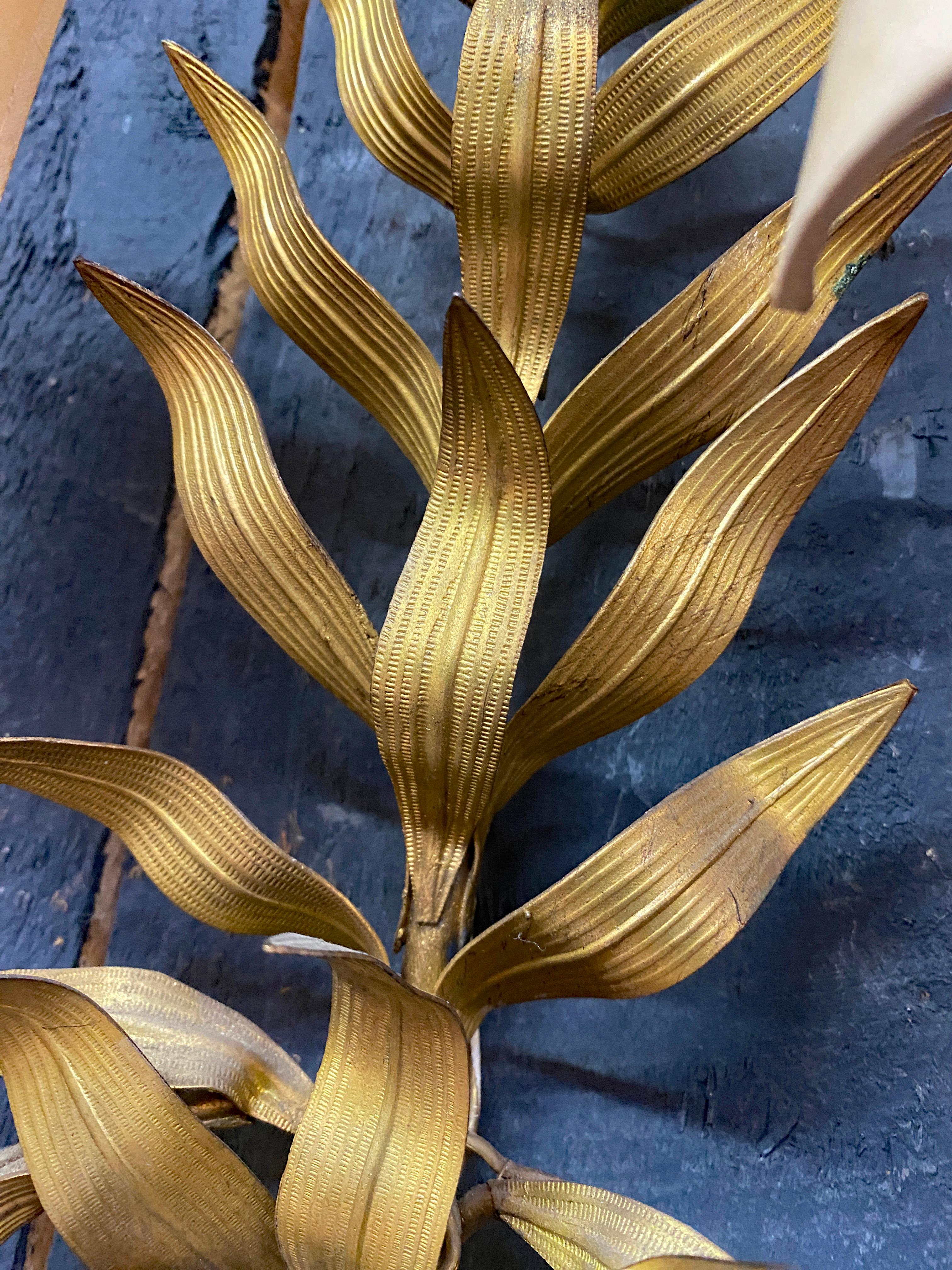 Brass 3 wall lights in the style of Maison Baguès in brass Stylized leaves  For Sale