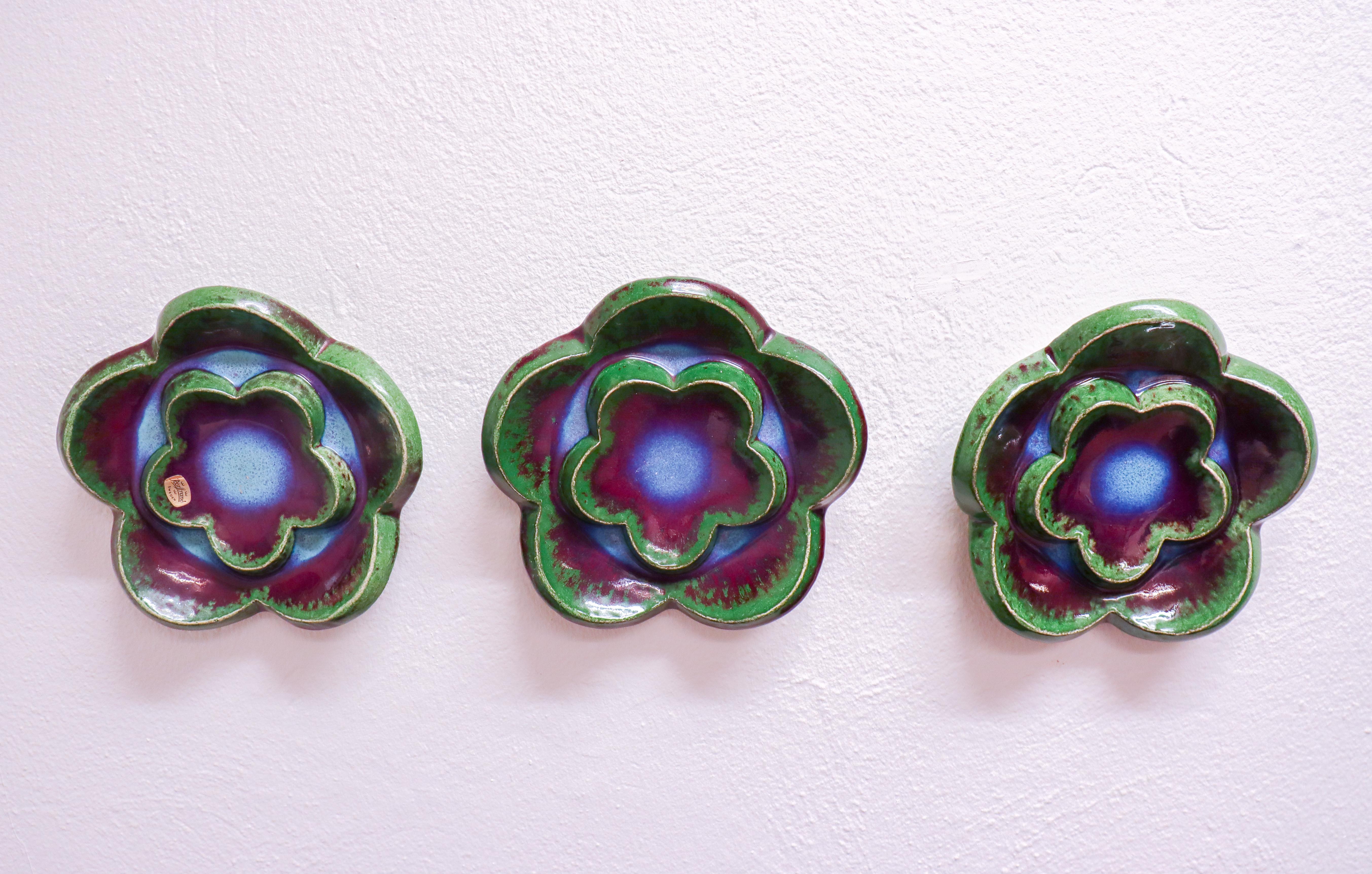 Scandinavo moderno 3 Wall Plaques / Tiles,  Rörstrand - Sylvia Leuchovius - Flowers Green & Purple in vendita