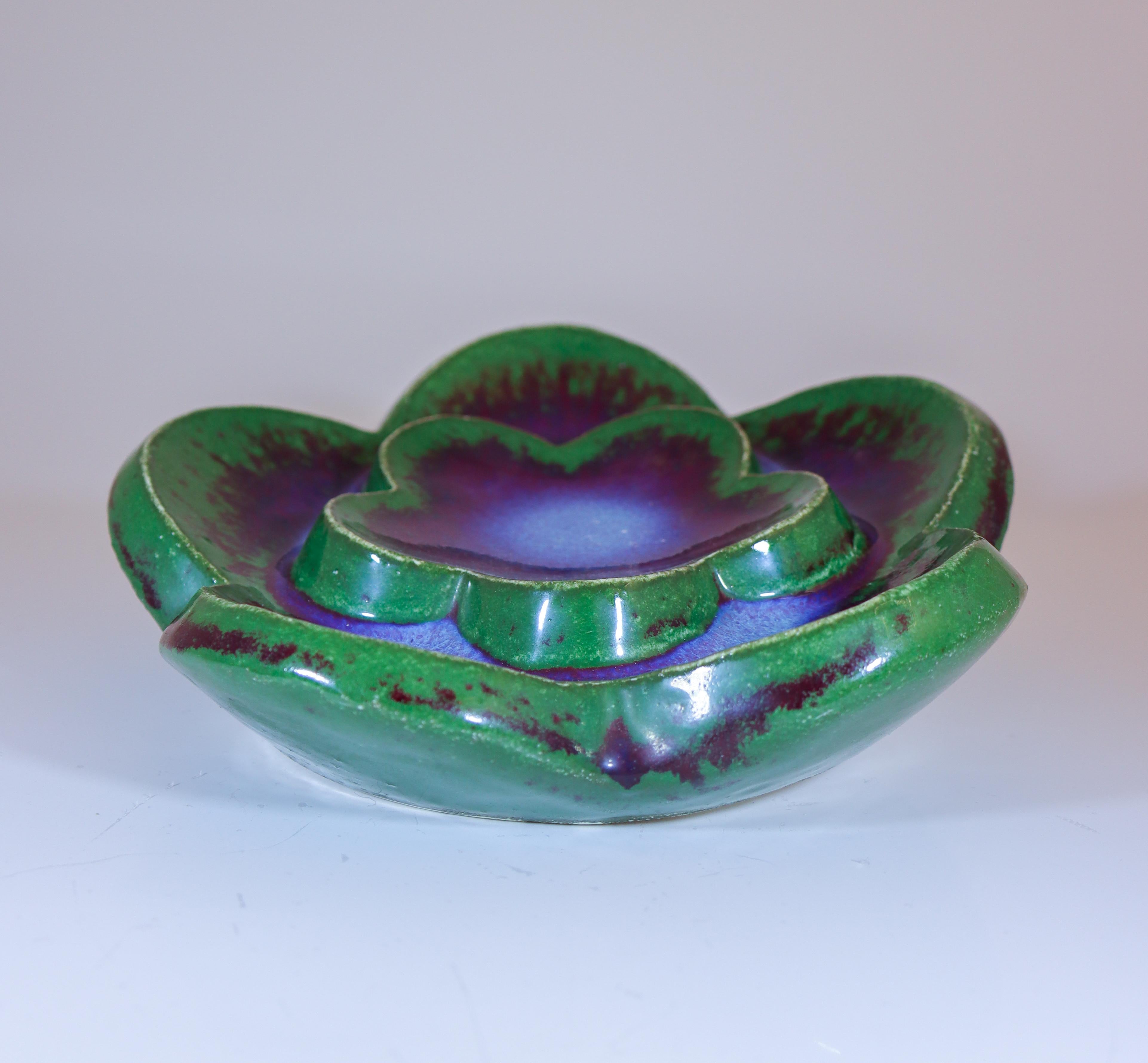 XX secolo 3 Wall Plaques / Tiles,  Rörstrand - Sylvia Leuchovius - Flowers Green & Purple in vendita