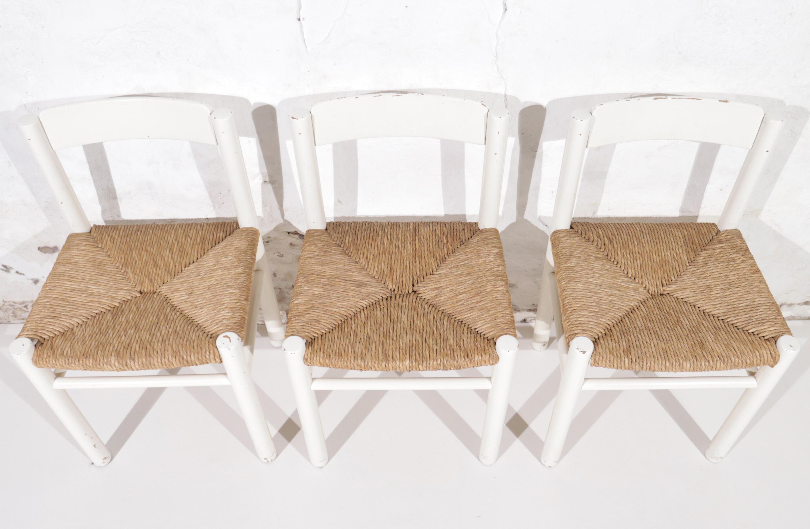 2 White Dining Chairs in the Style of Charlotte Perriand, France, 1960 For Sale 6