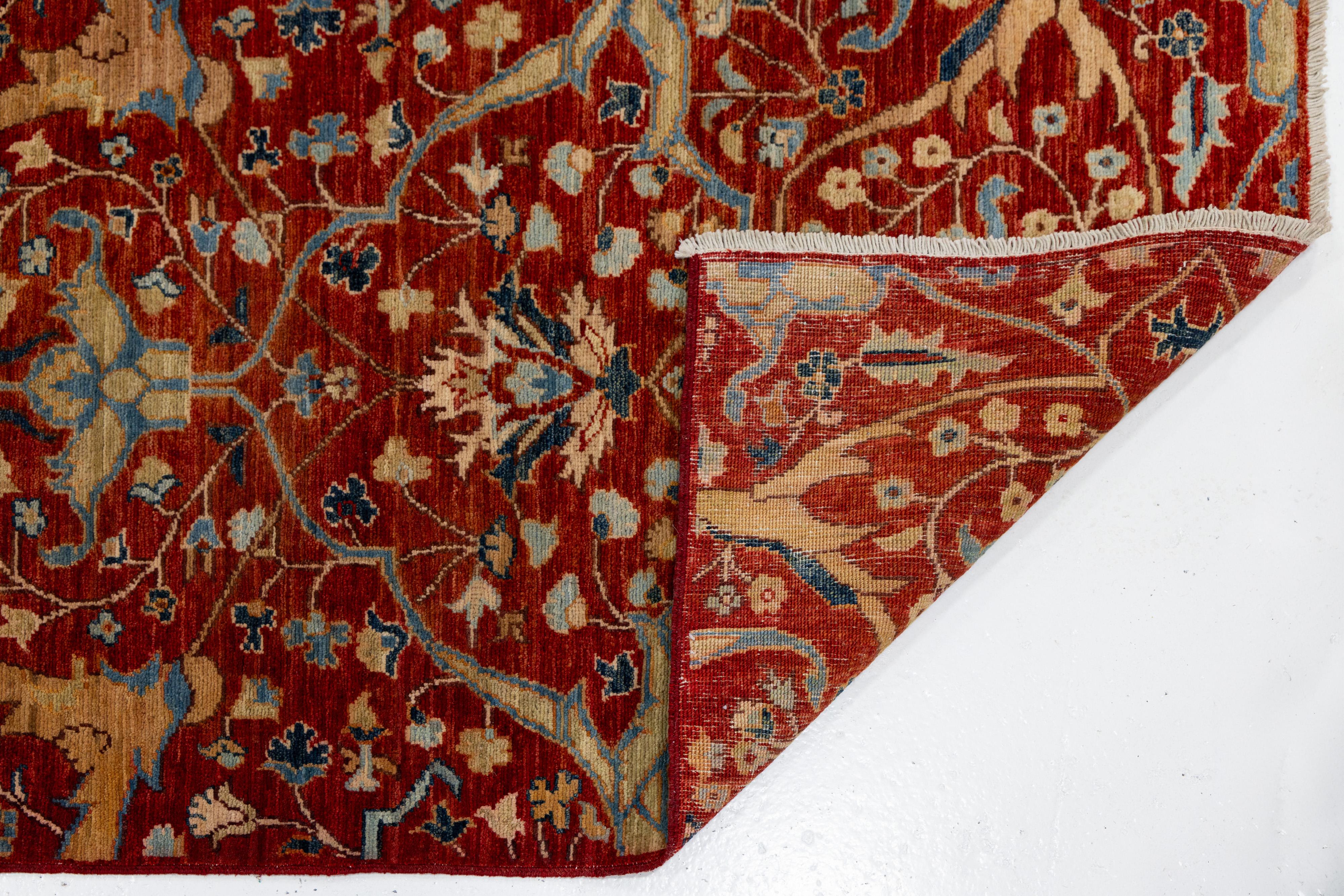 Pakistano 3 x 10  Runner in lana Sultanabad dal design moderno fatto a mano in rosso in vendita