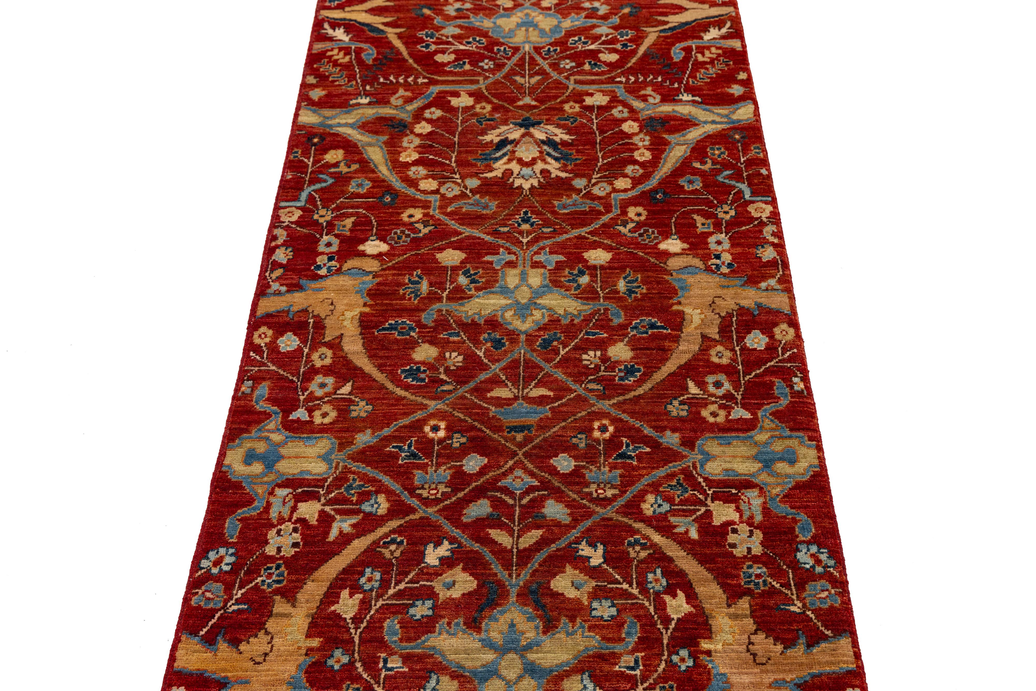 XXI secolo e contemporaneo 3 x 10  Runner in lana Sultanabad dal design moderno fatto a mano in rosso in vendita