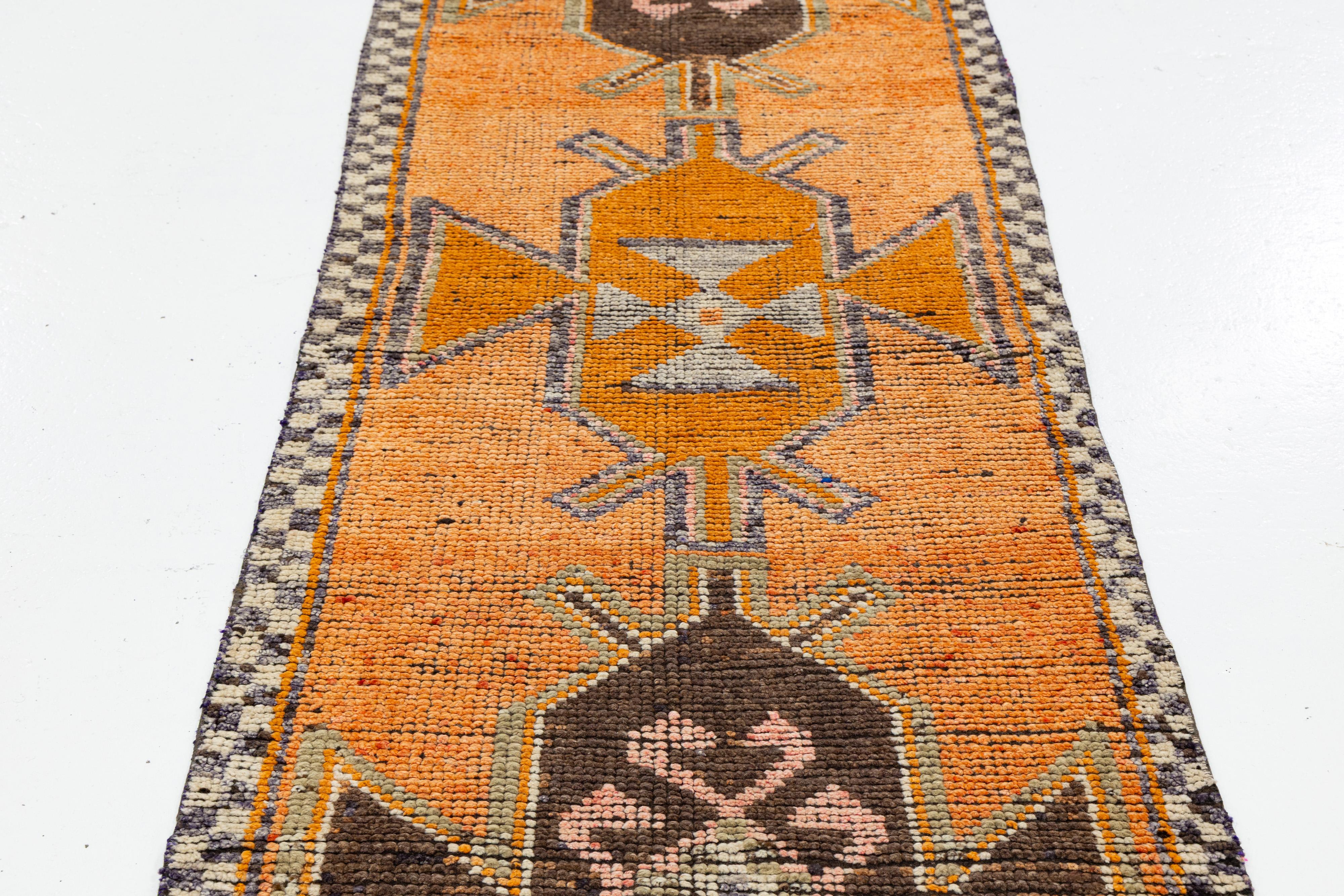 3 x 11 Läufer aus türkischer Wolle in Orange mit geometrischem Muster (Handgeknüpft) im Angebot