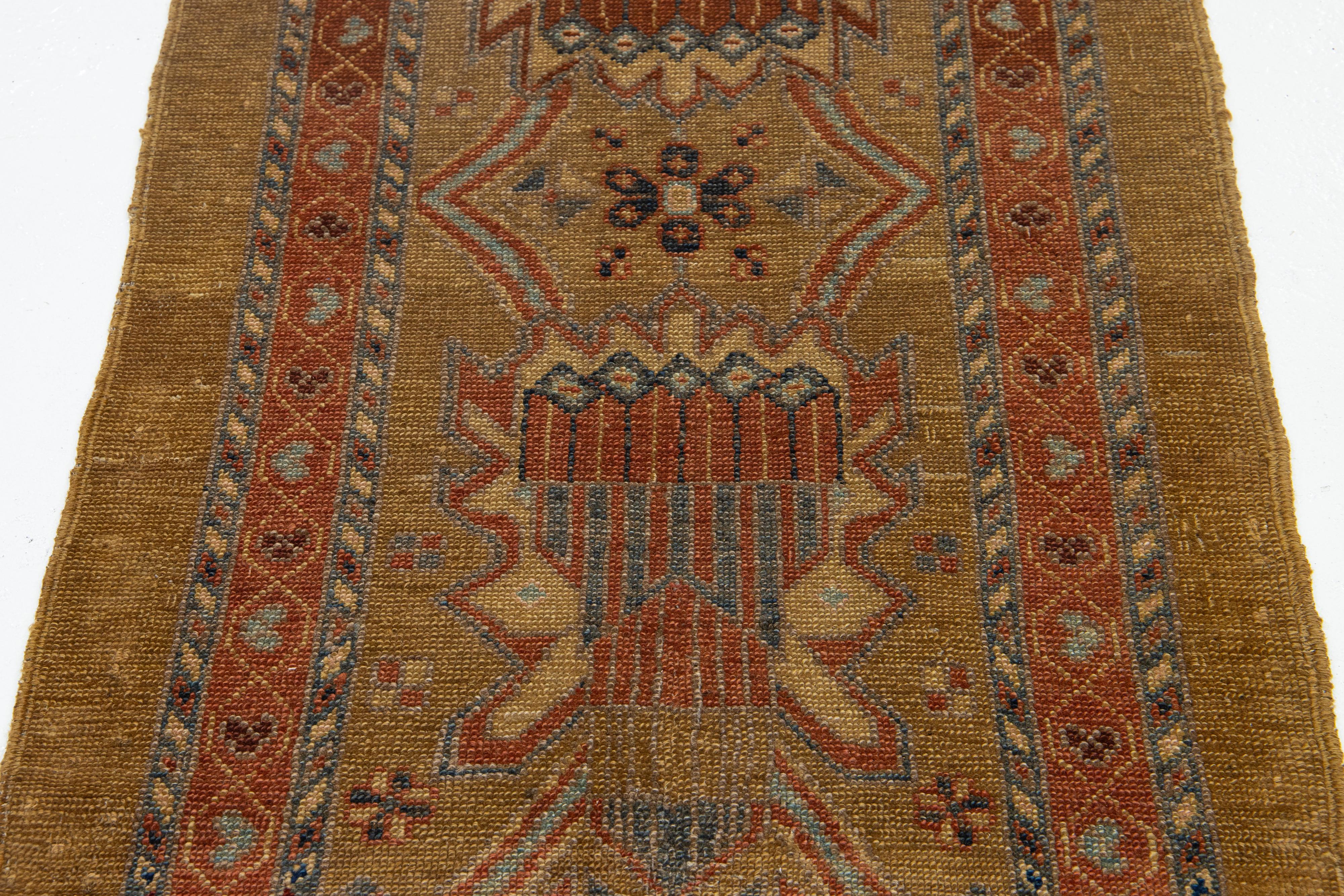 3 x 15 Vintage Bakshaeish Persische Wolle Läufer In Brown Mit Tribal Design (Ende des 20. Jahrhunderts) im Angebot