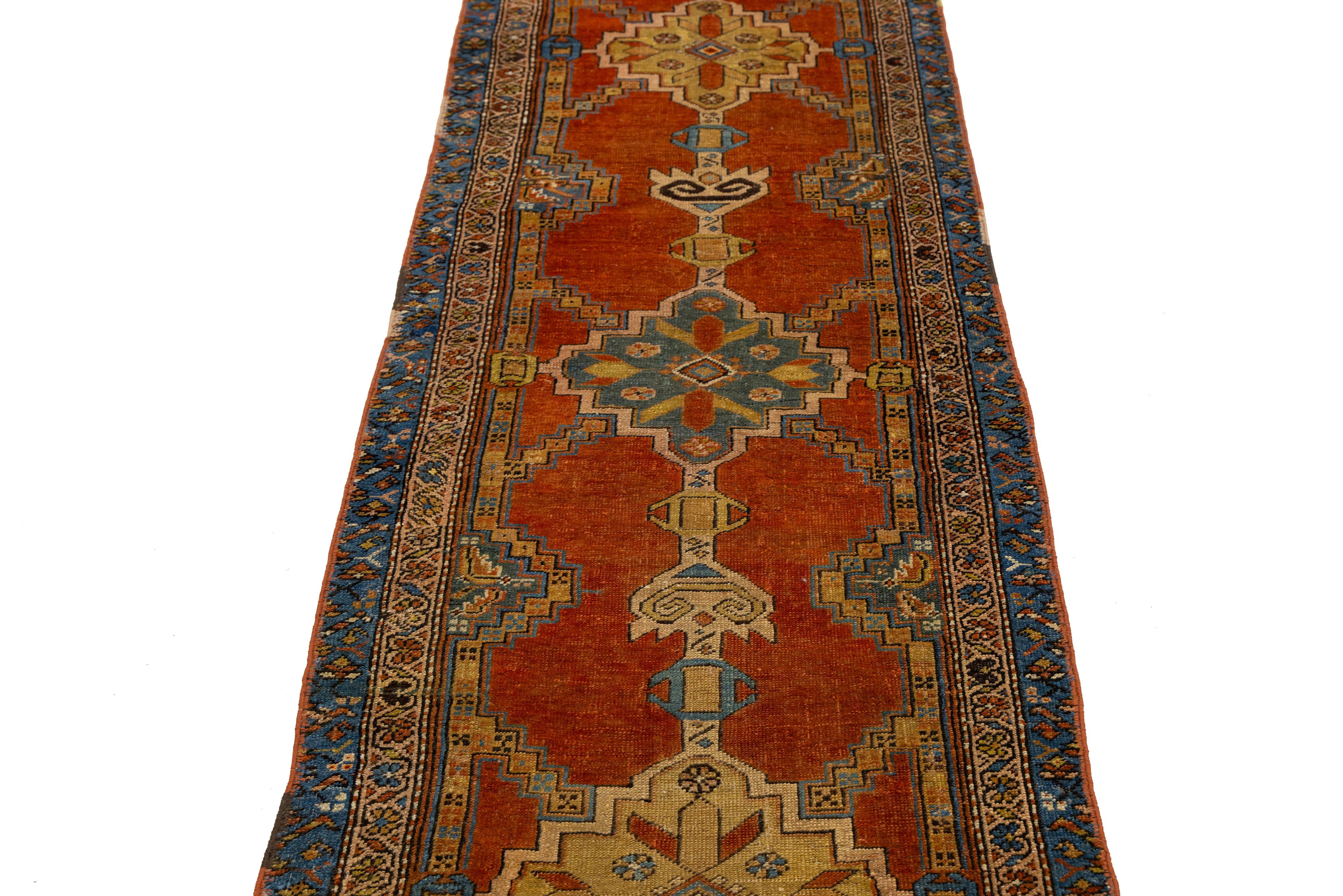 3 x 18 Antik Bakshaeish Persische Wolle Läufer In Orange-Rost Mit Tribal Design im Angebot 3